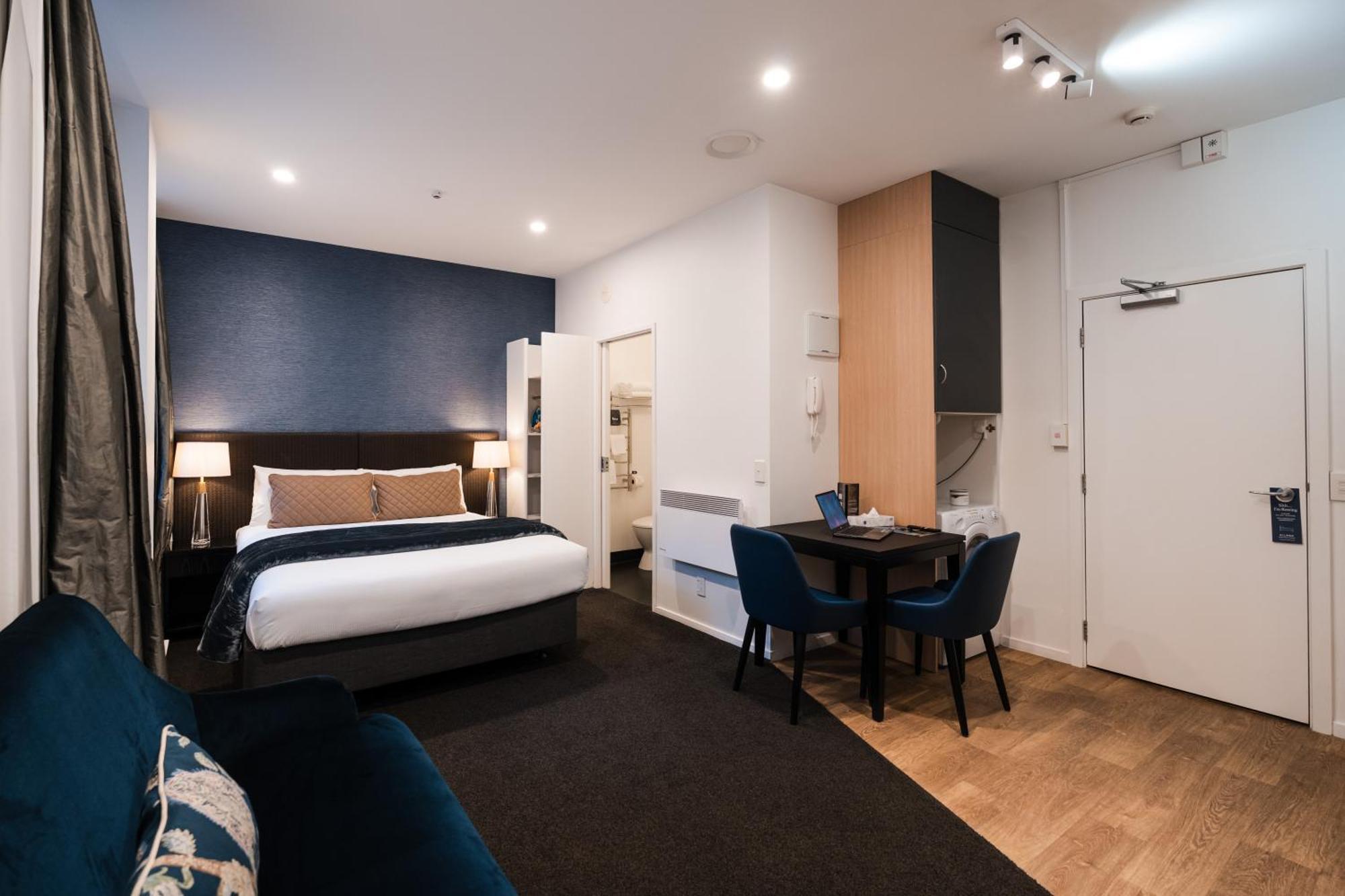 Queen Apartment