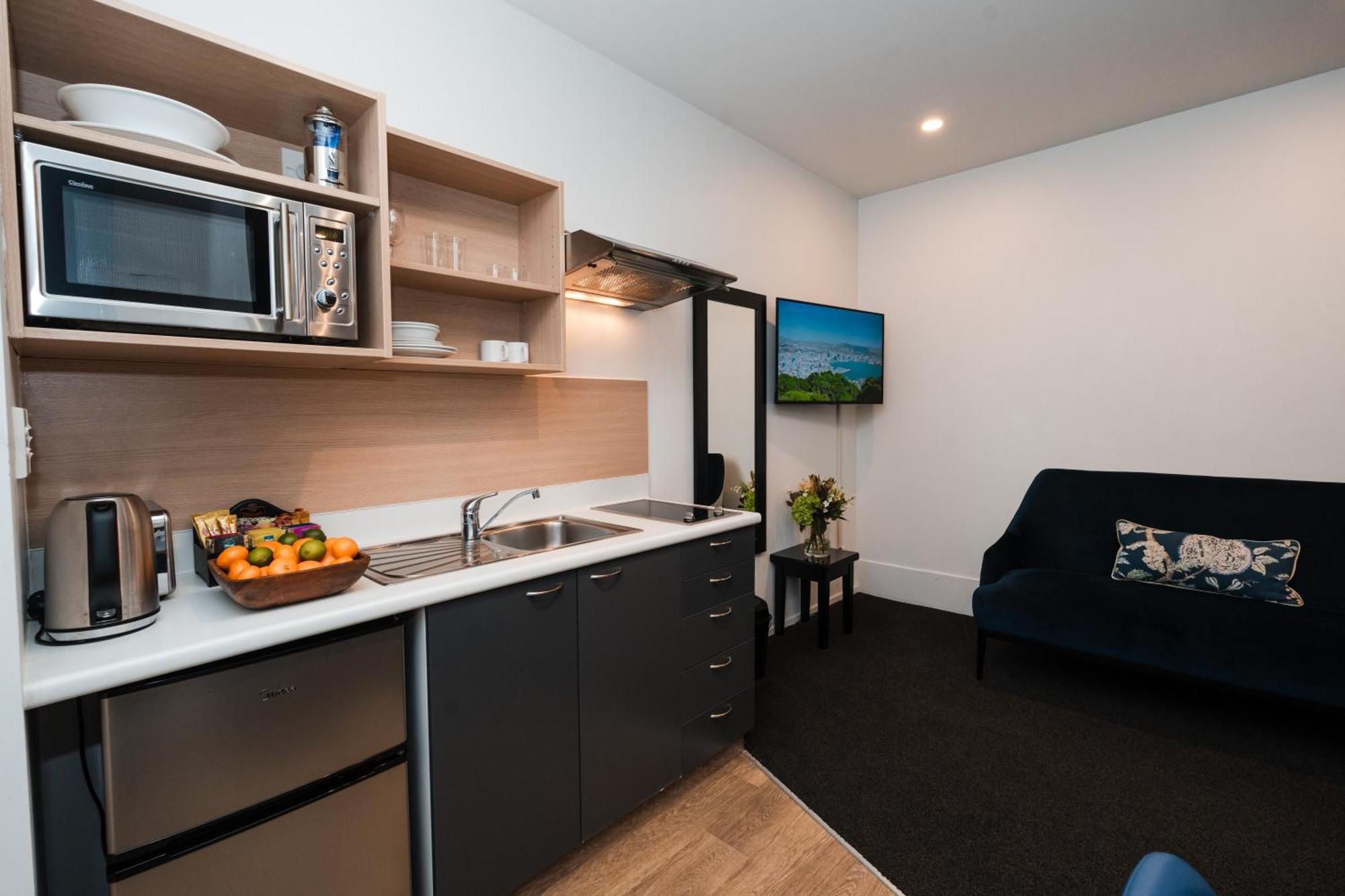 Queen Apartment