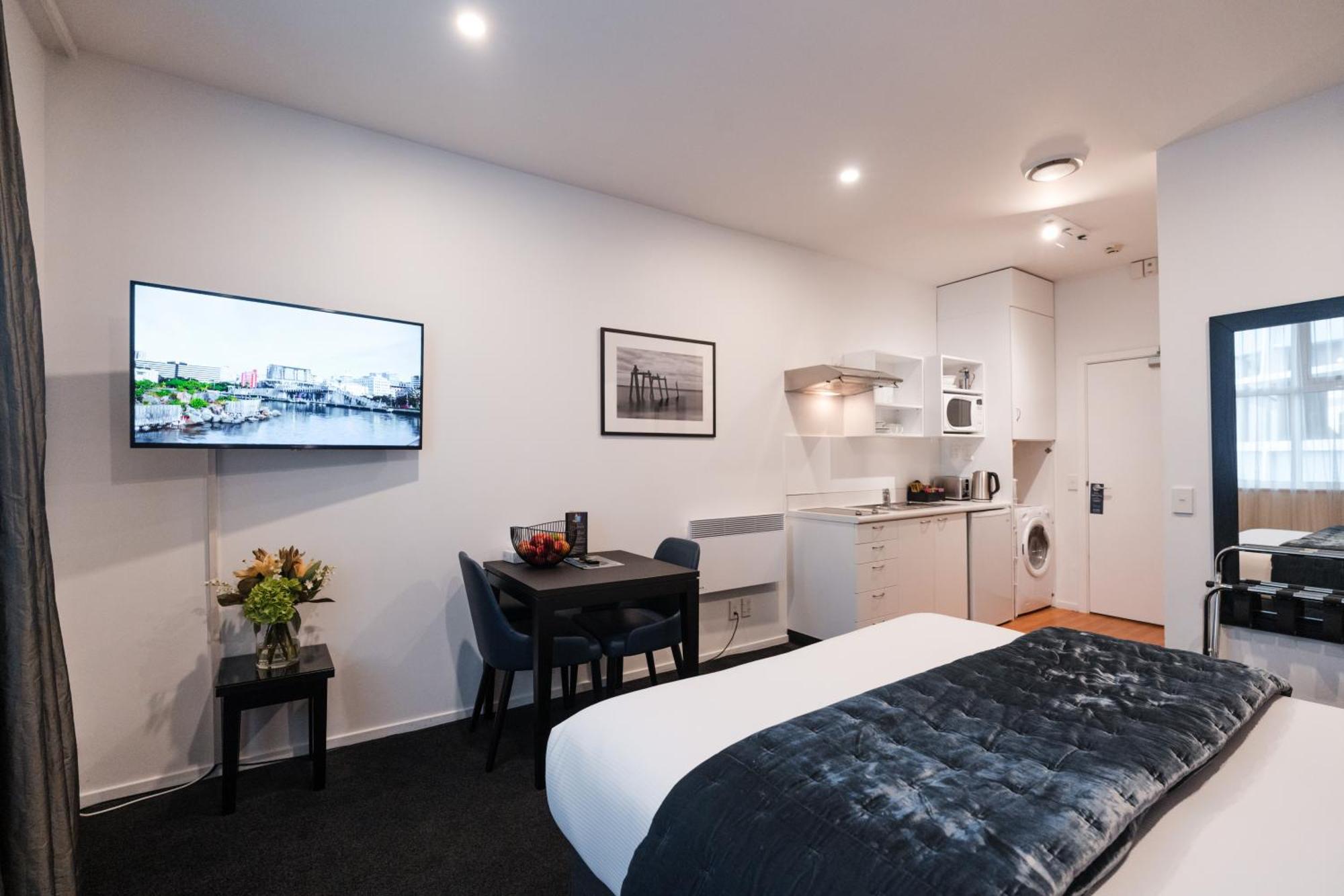 Queen Apartment