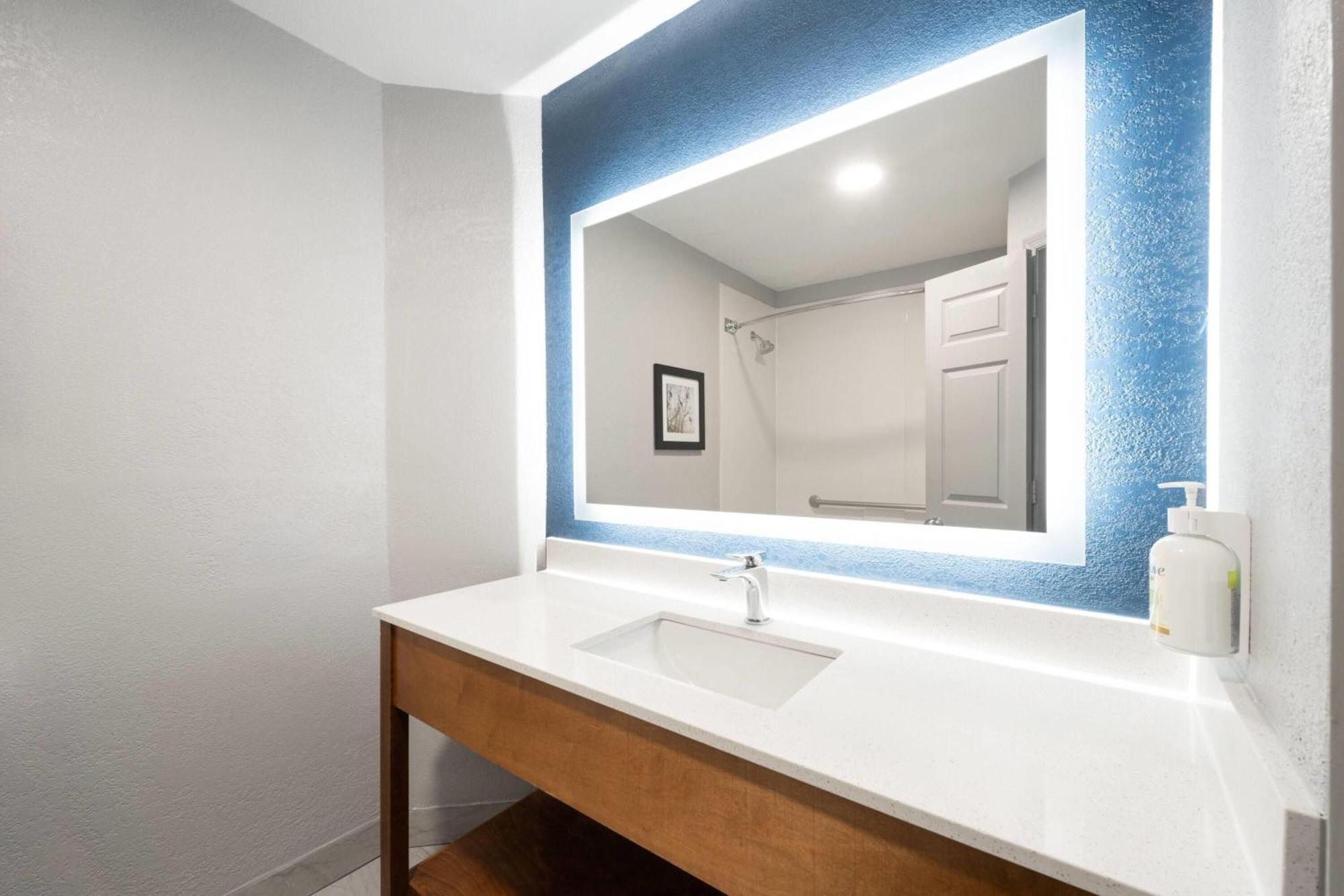 Deluxe Double Room Two Double Beds Non-Smoking