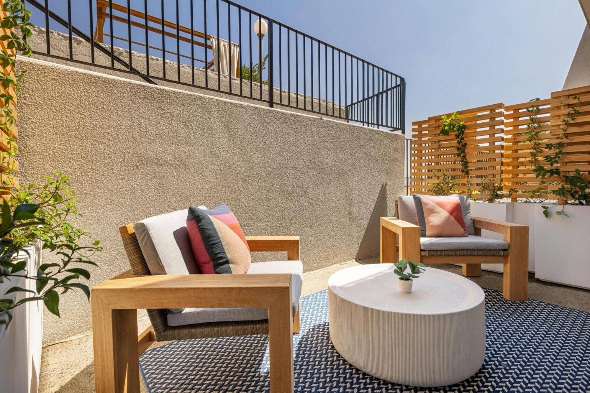 Bi-Level King Loft Patio