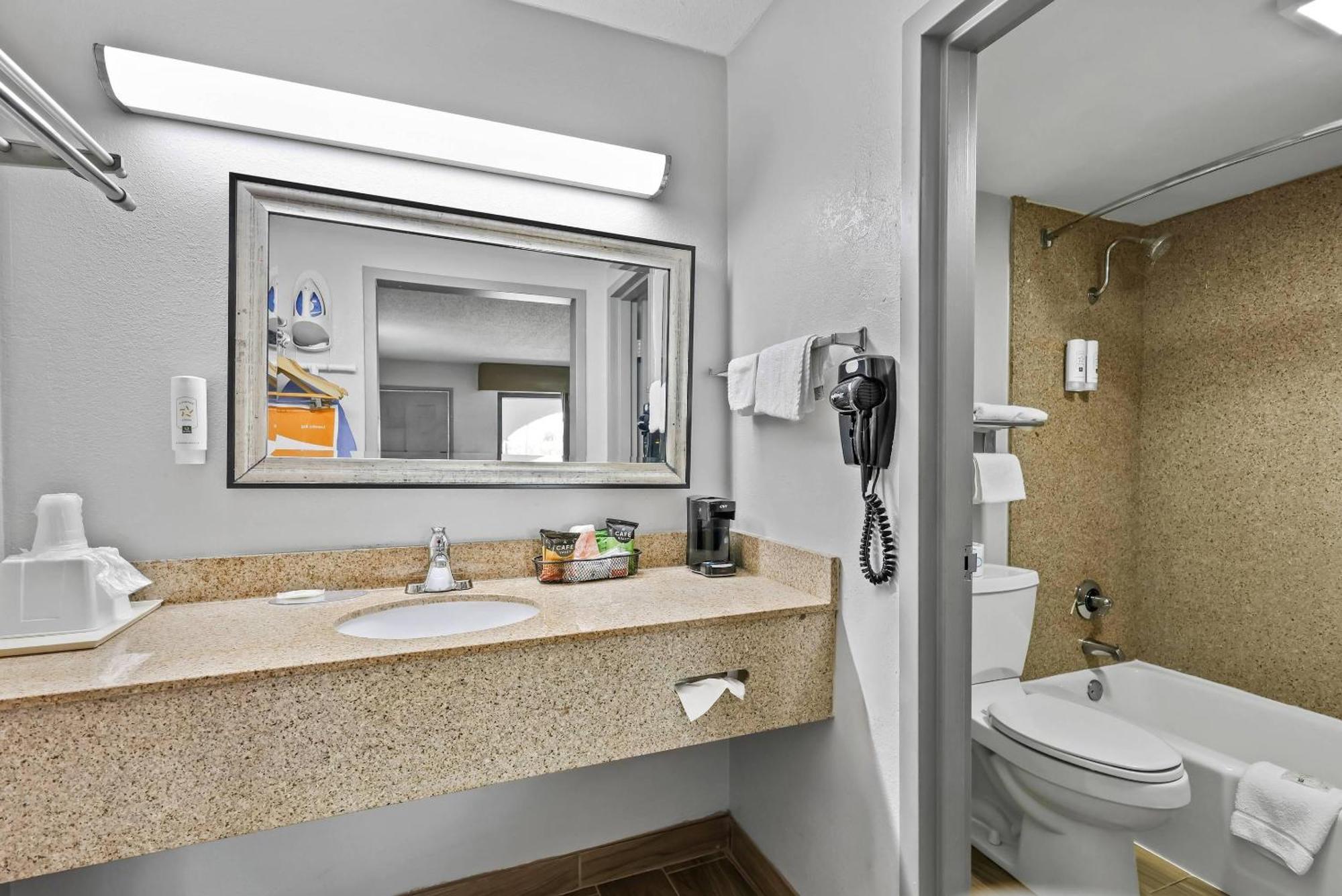 Double Room with Two Double Beds - Accessible/Non-Smoking