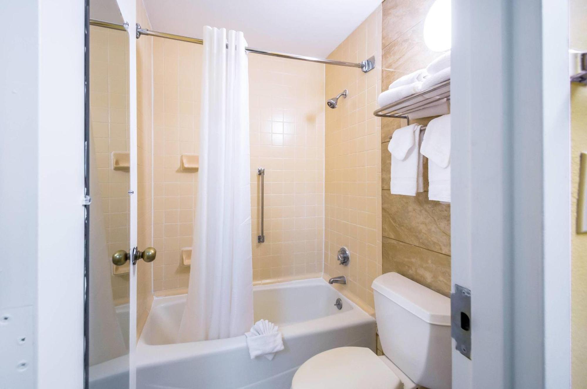 Double Room Two Double Beds Non-Smoking