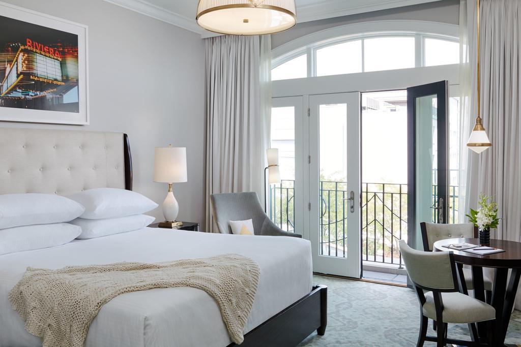 Deluxe King Balconette