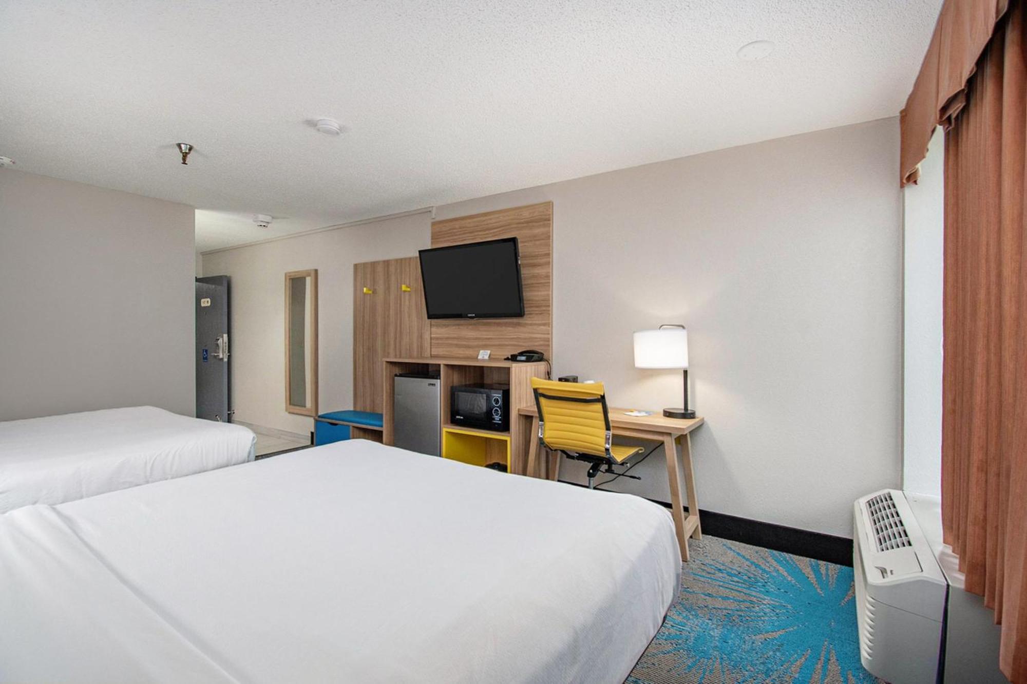 2 Queen Beds, Mobility Accessible Room, Roll-In shower, Non-Smoking