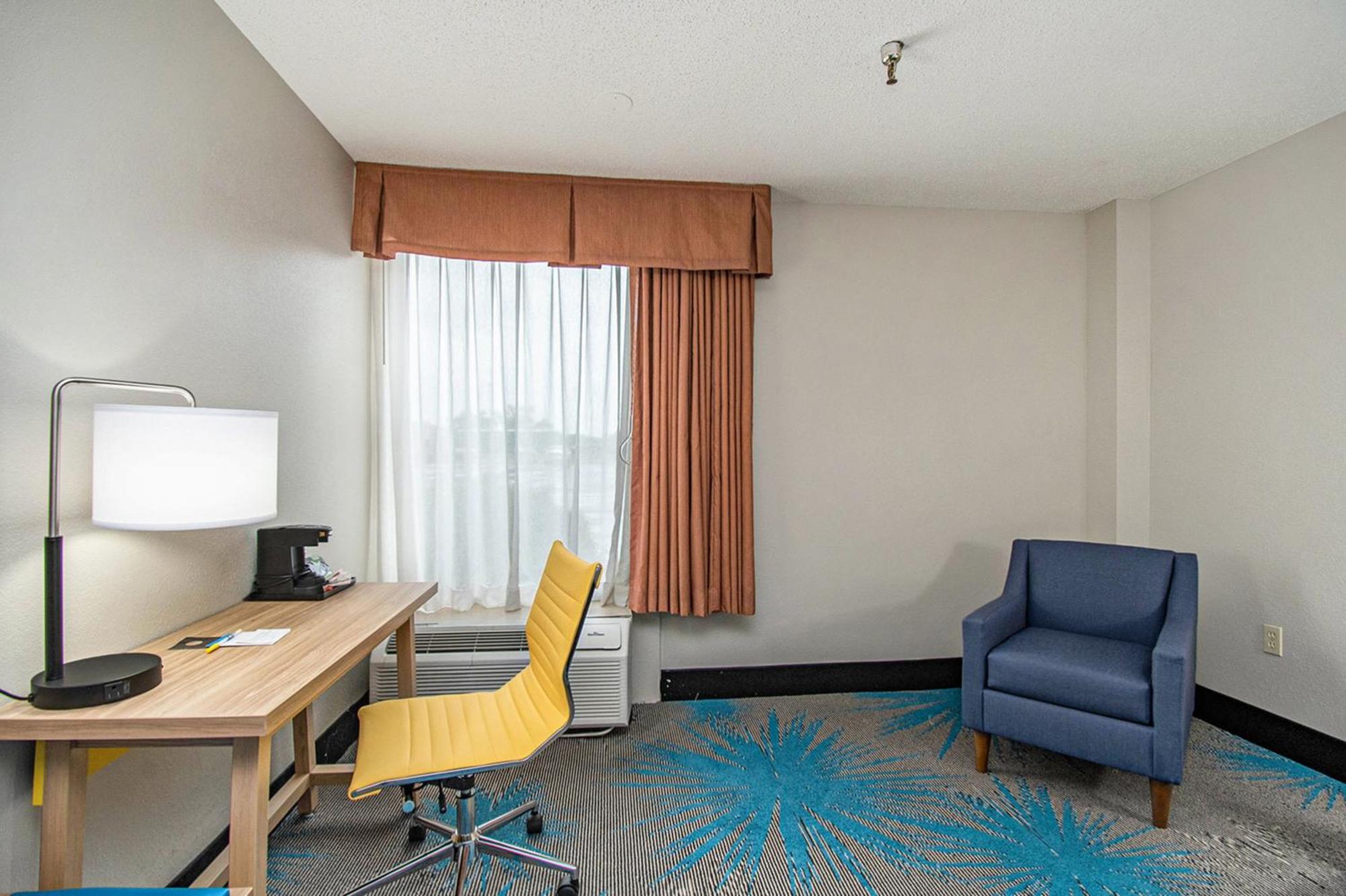 1 King Bed, Mobility Accessible Room, Bathtub w/ Grab Bars, Non-Smoking