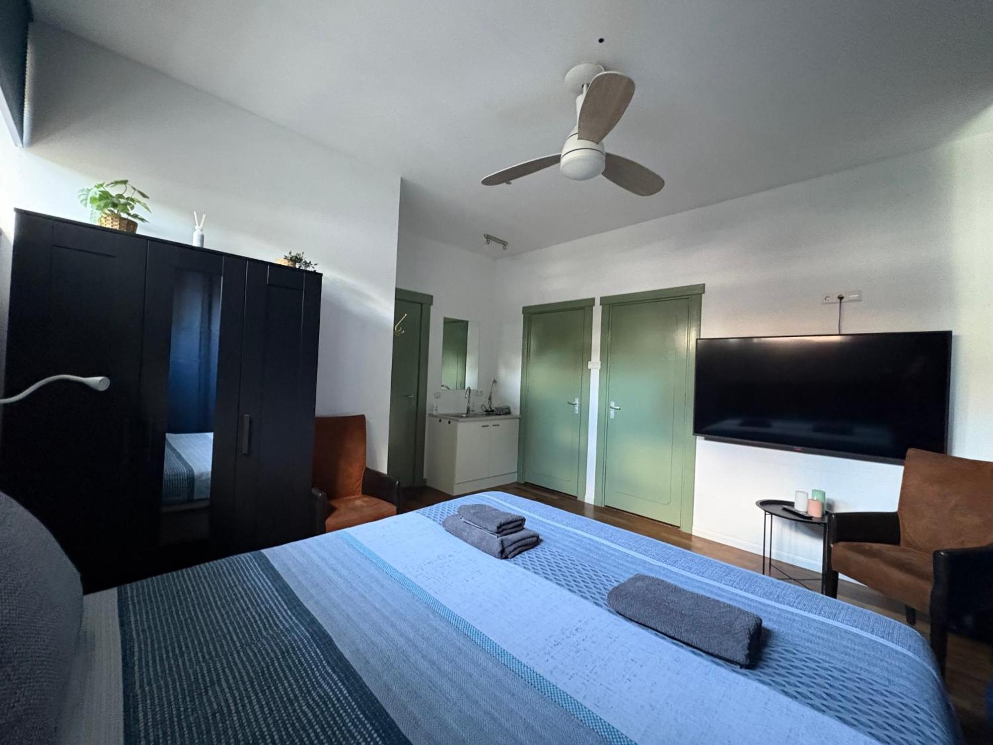 Deluxe King Room,1698077582:JPEG