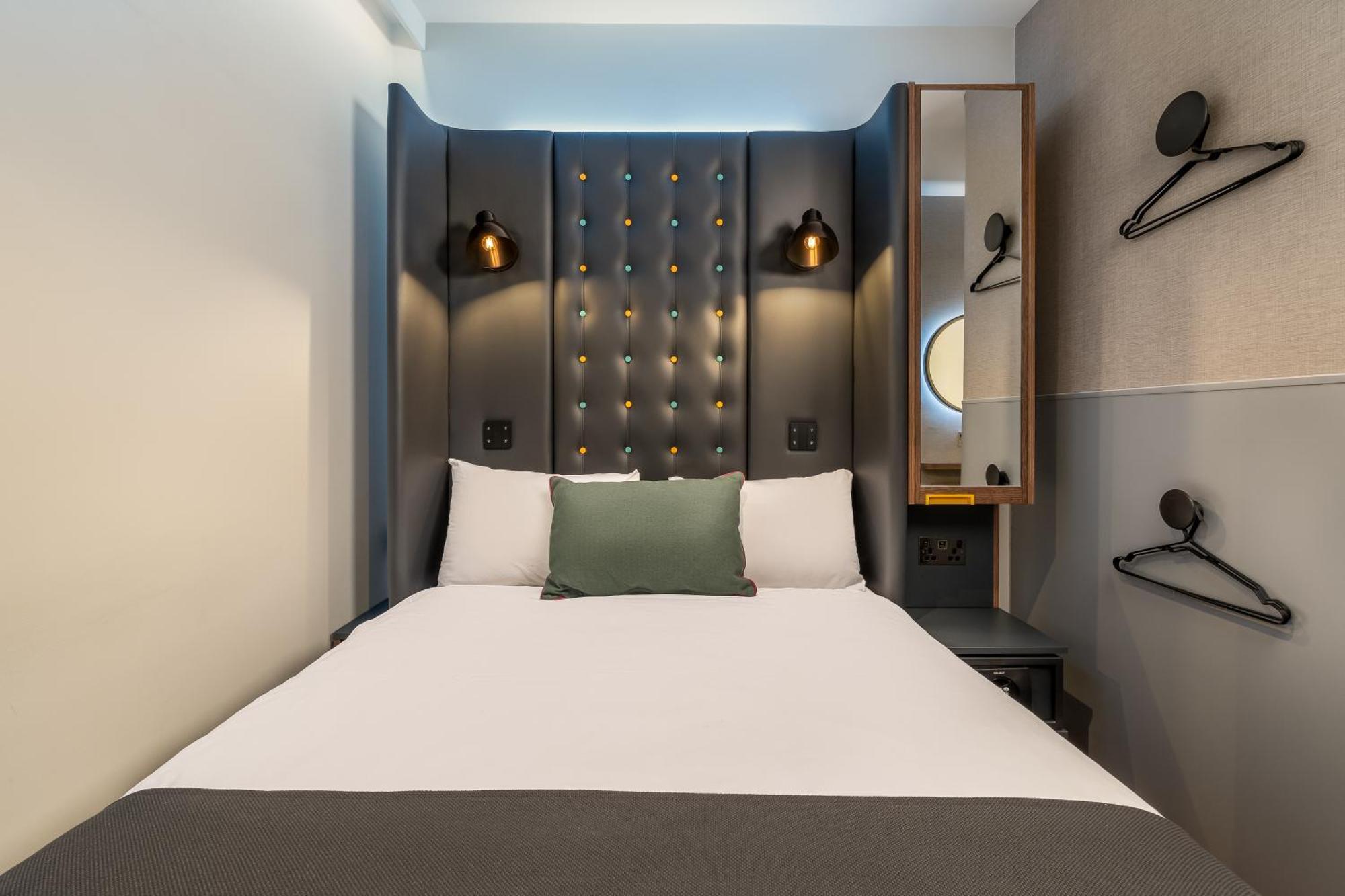 Cosy Double Room no Window