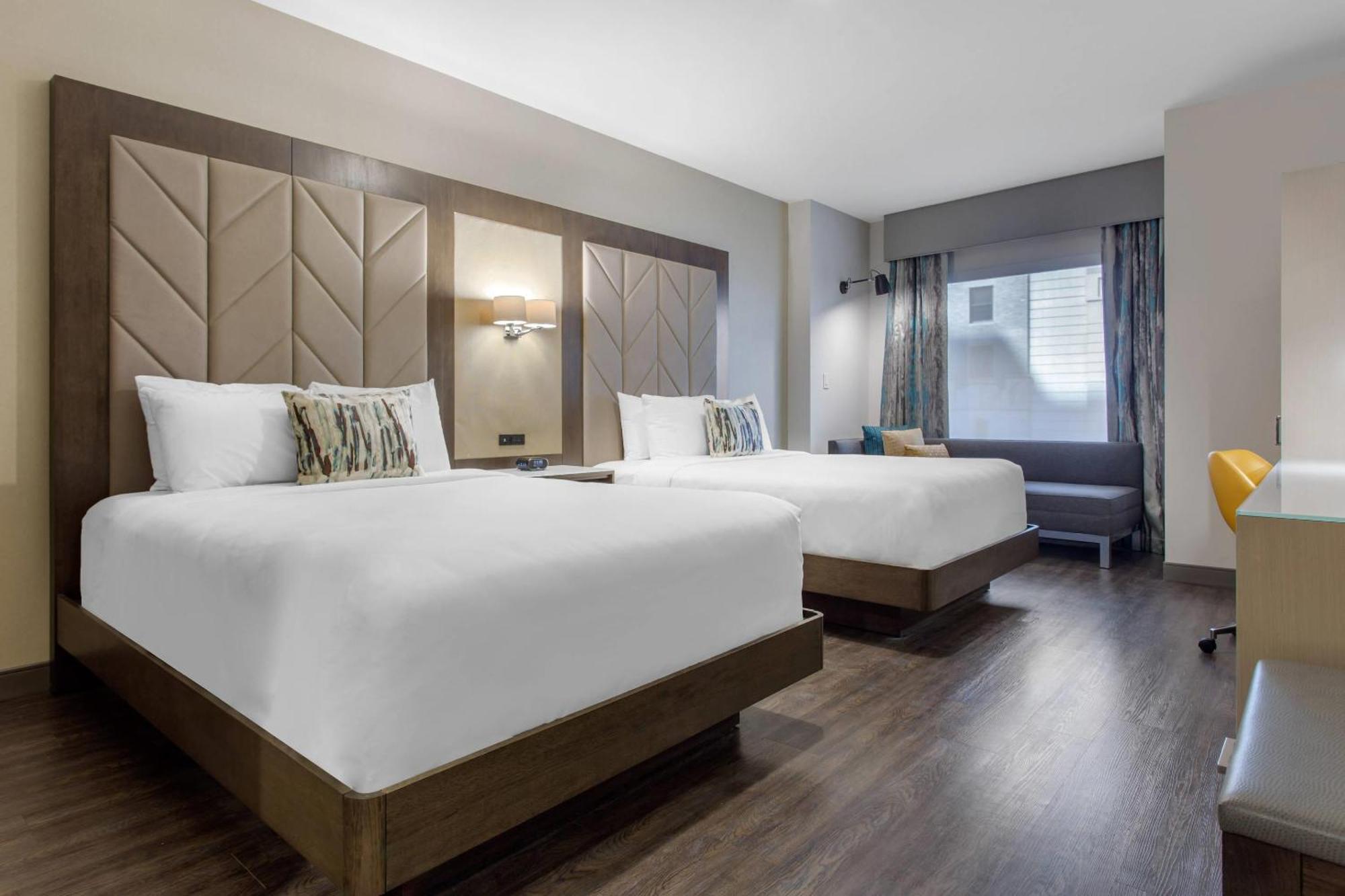 Quarto Queen com 2 Camas Queen-Size - Não Fumantes