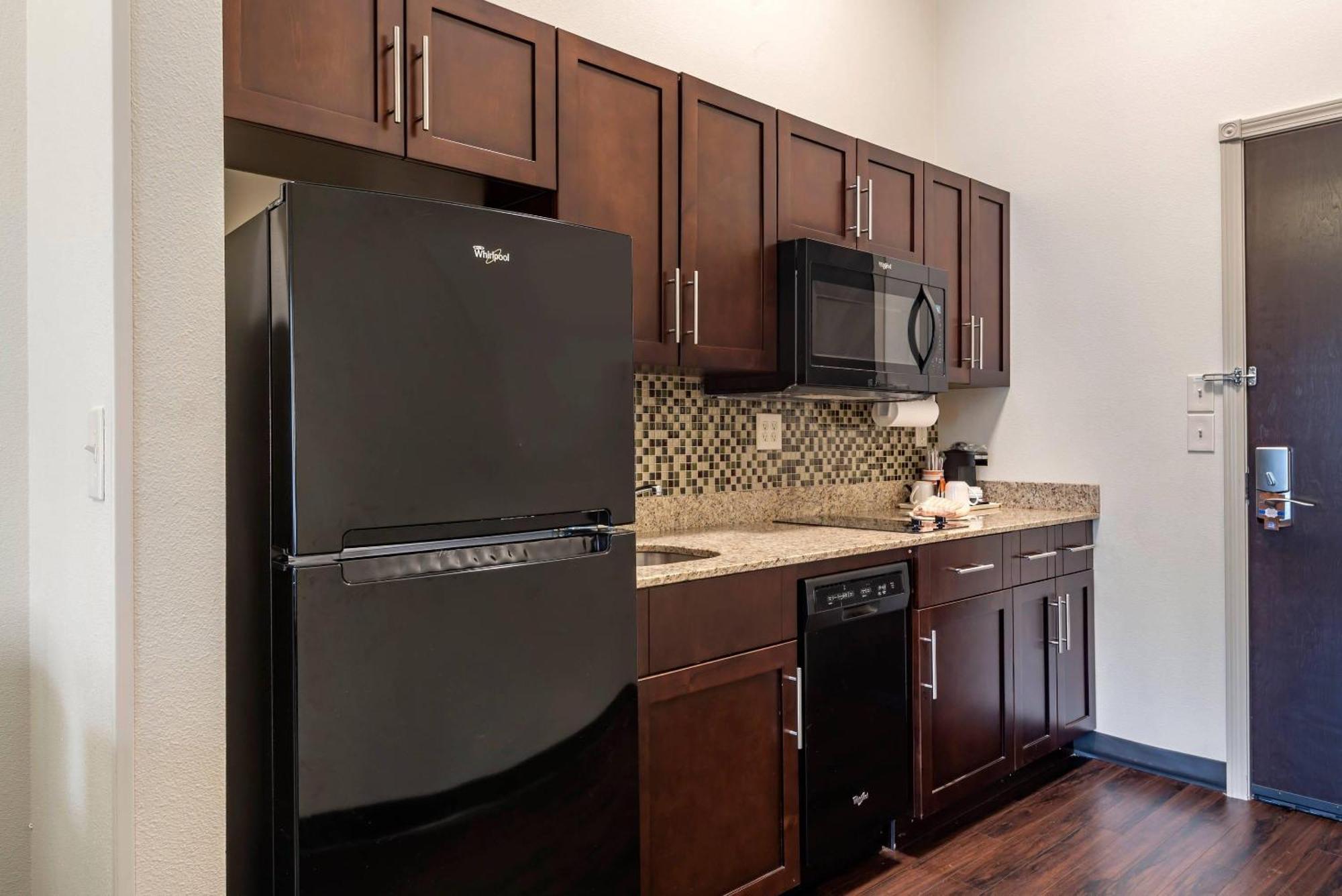 Queen Suite Two Queen Beds Kitchen Non-Smoking