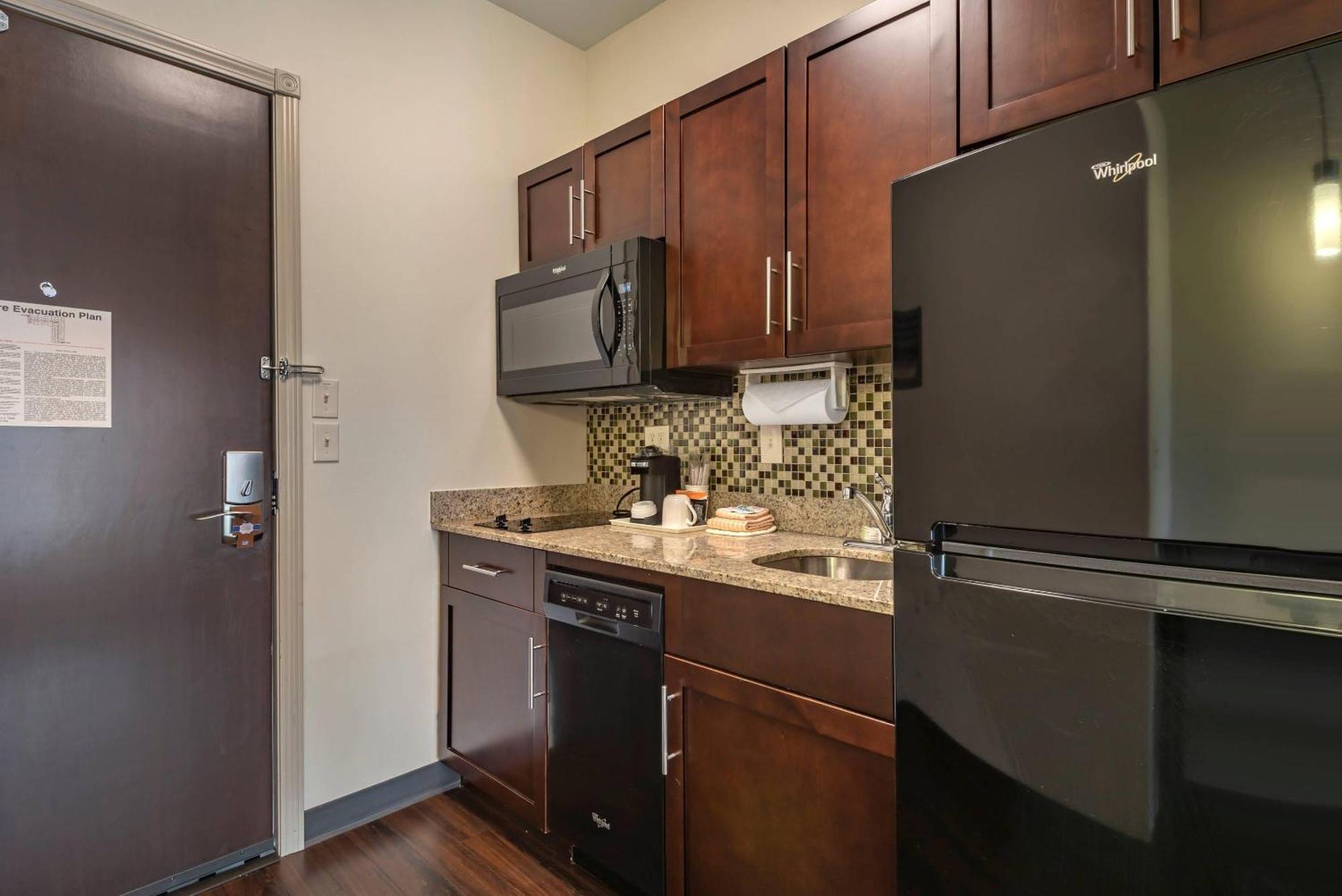 King Suite Kitchen Non-Smoking
