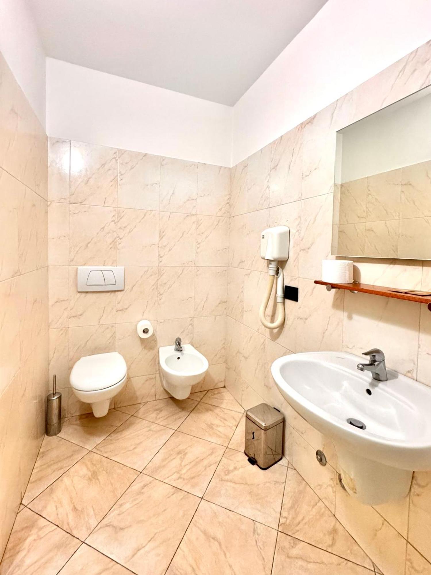 Large Single Room