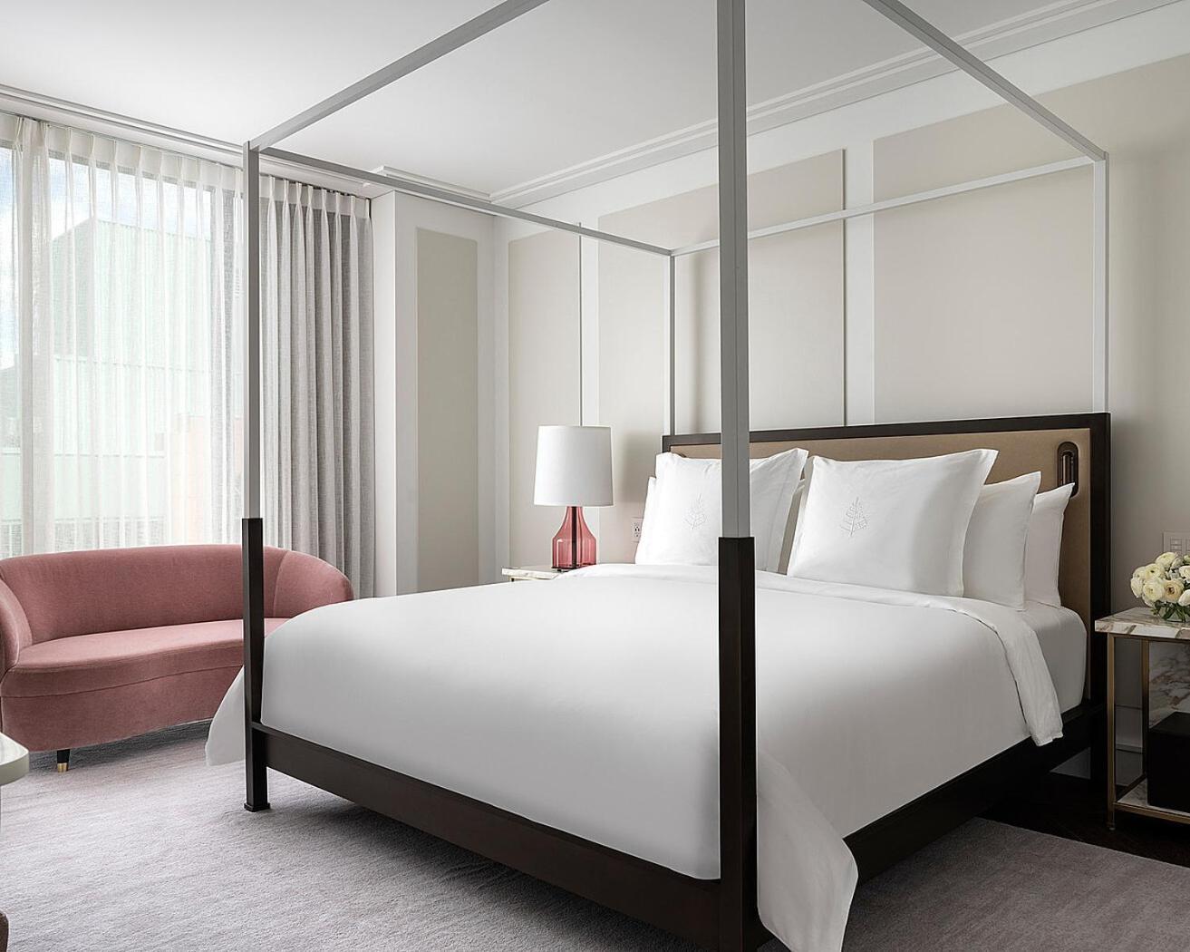 Deluxe King Room Mobility Accessible