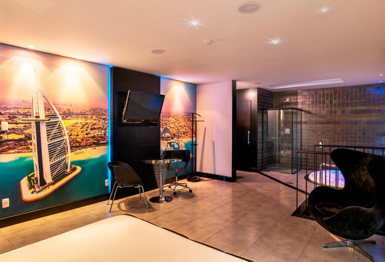 Deluxe Suite Spa Bath