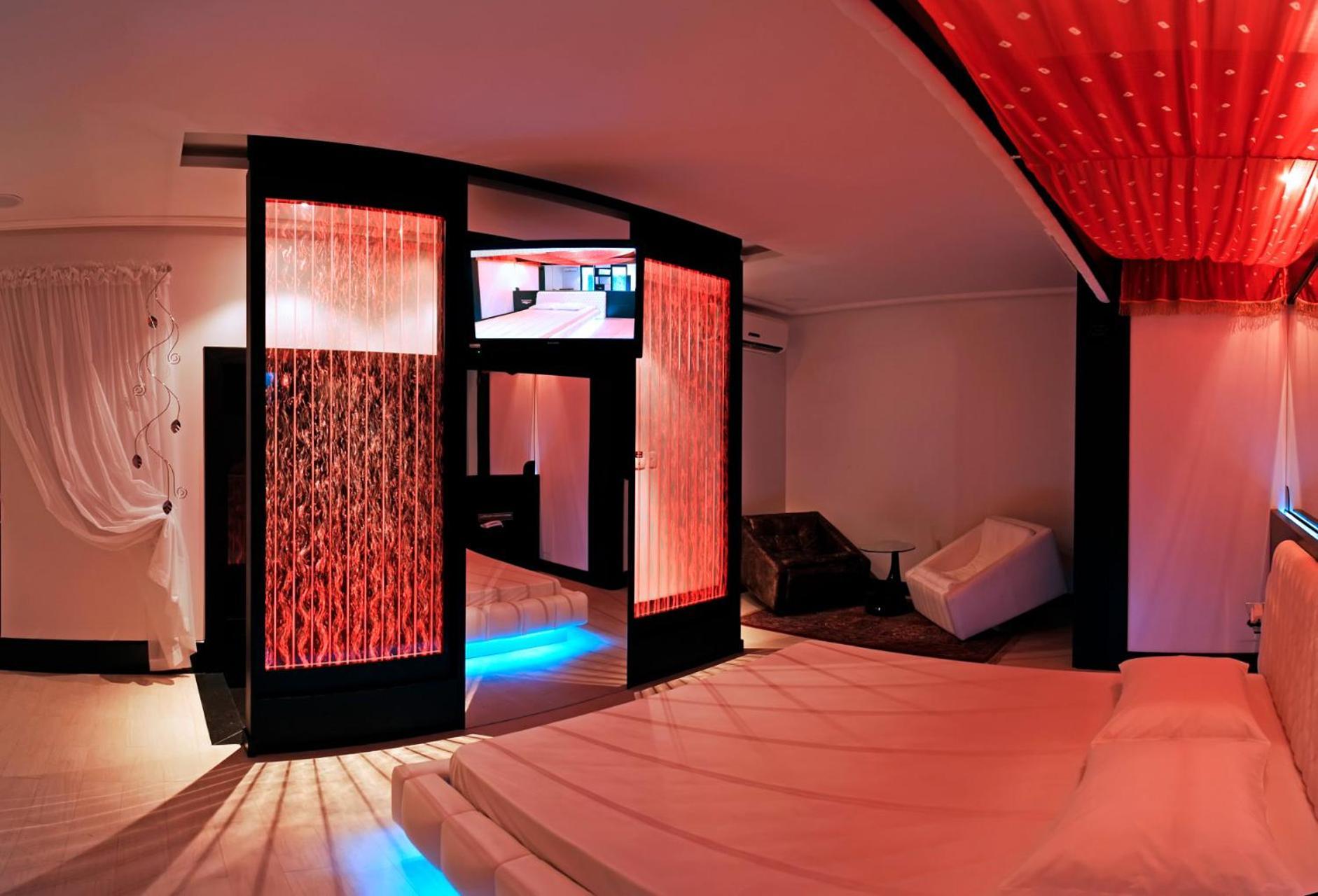 Deluxe Suite Spa Bath