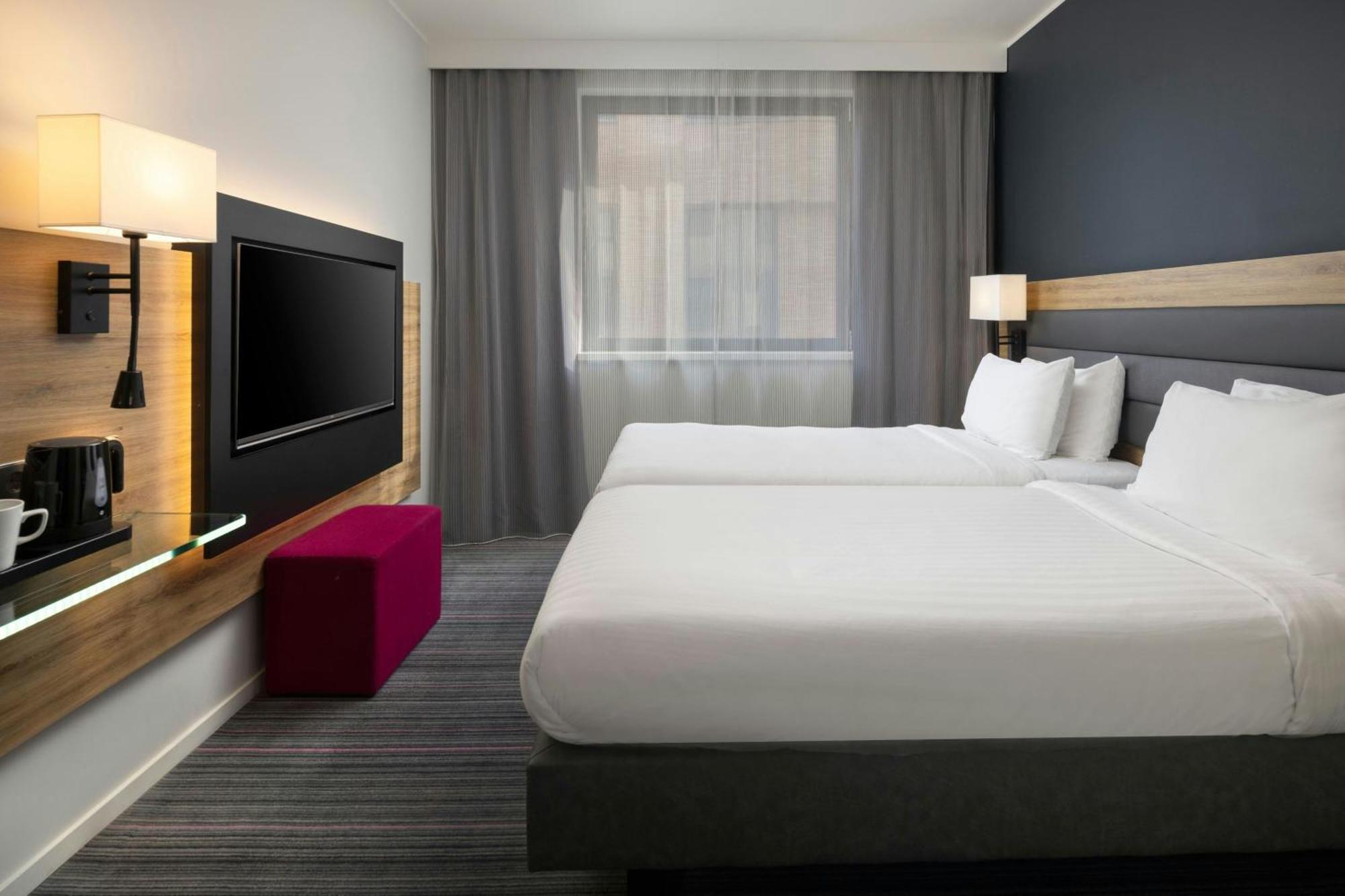 Moxy Double Sleeper Twin Room