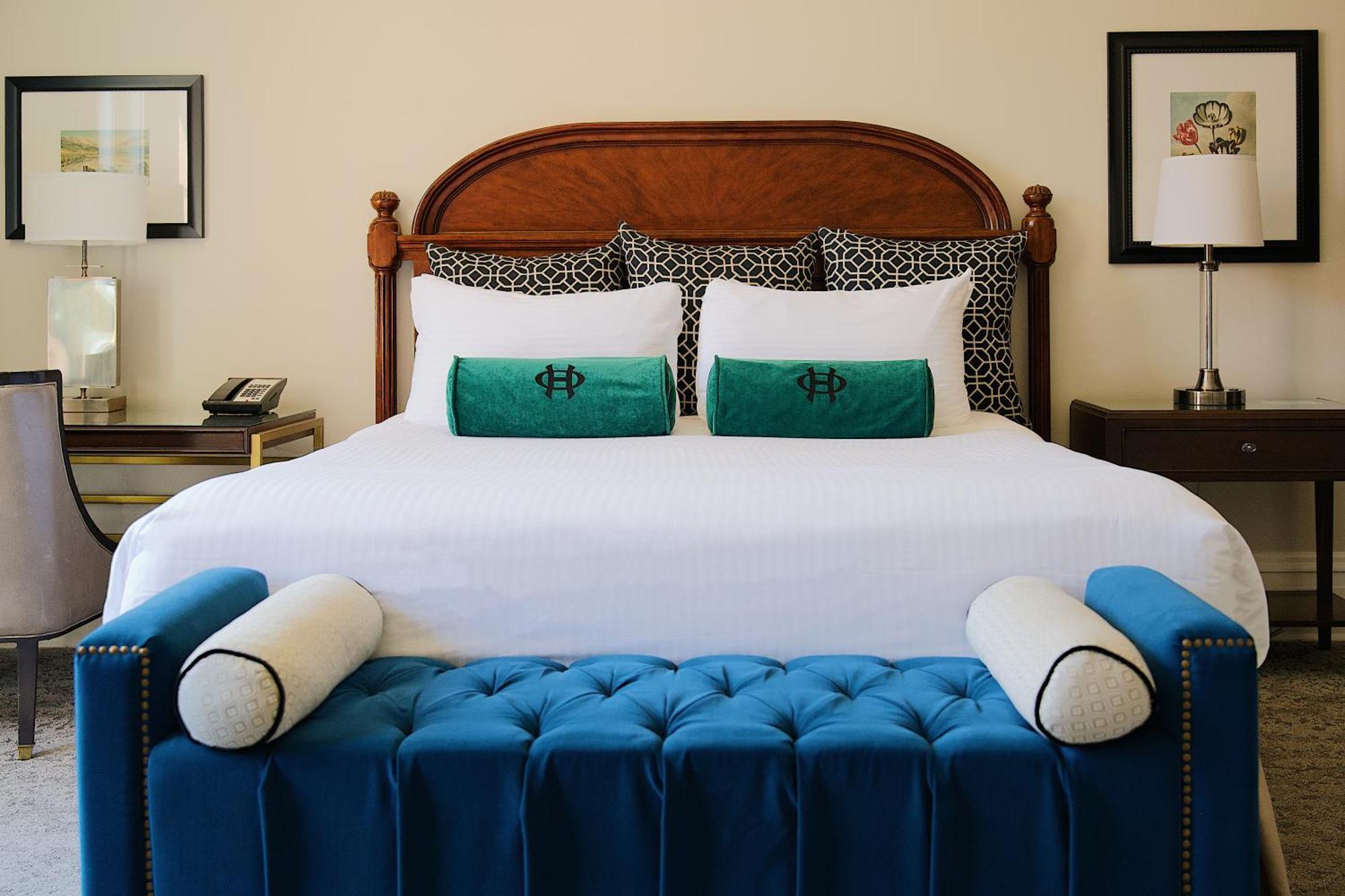Deluxe King Room
