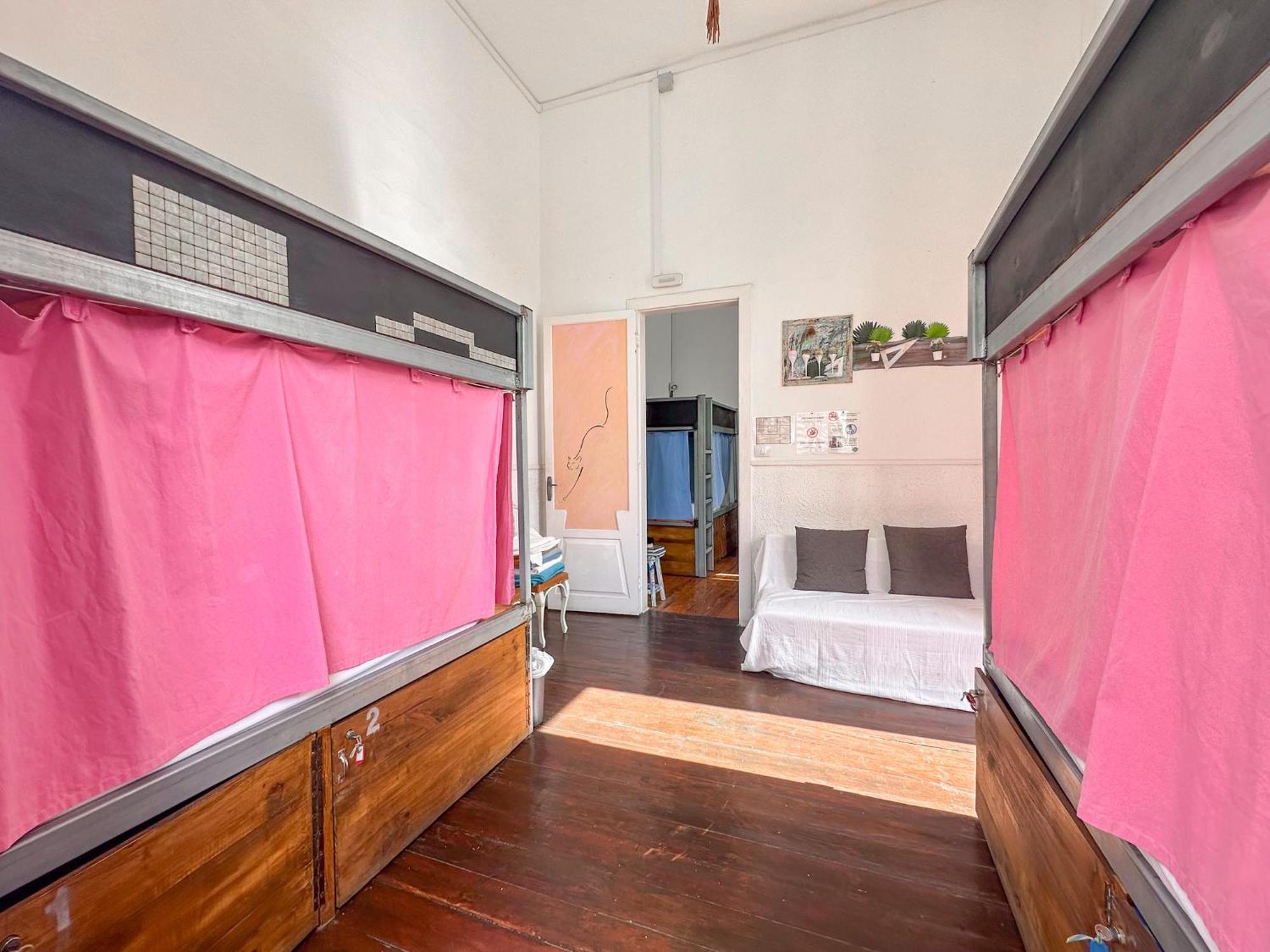 Bed 4-Bed Mixed Dormitory Room