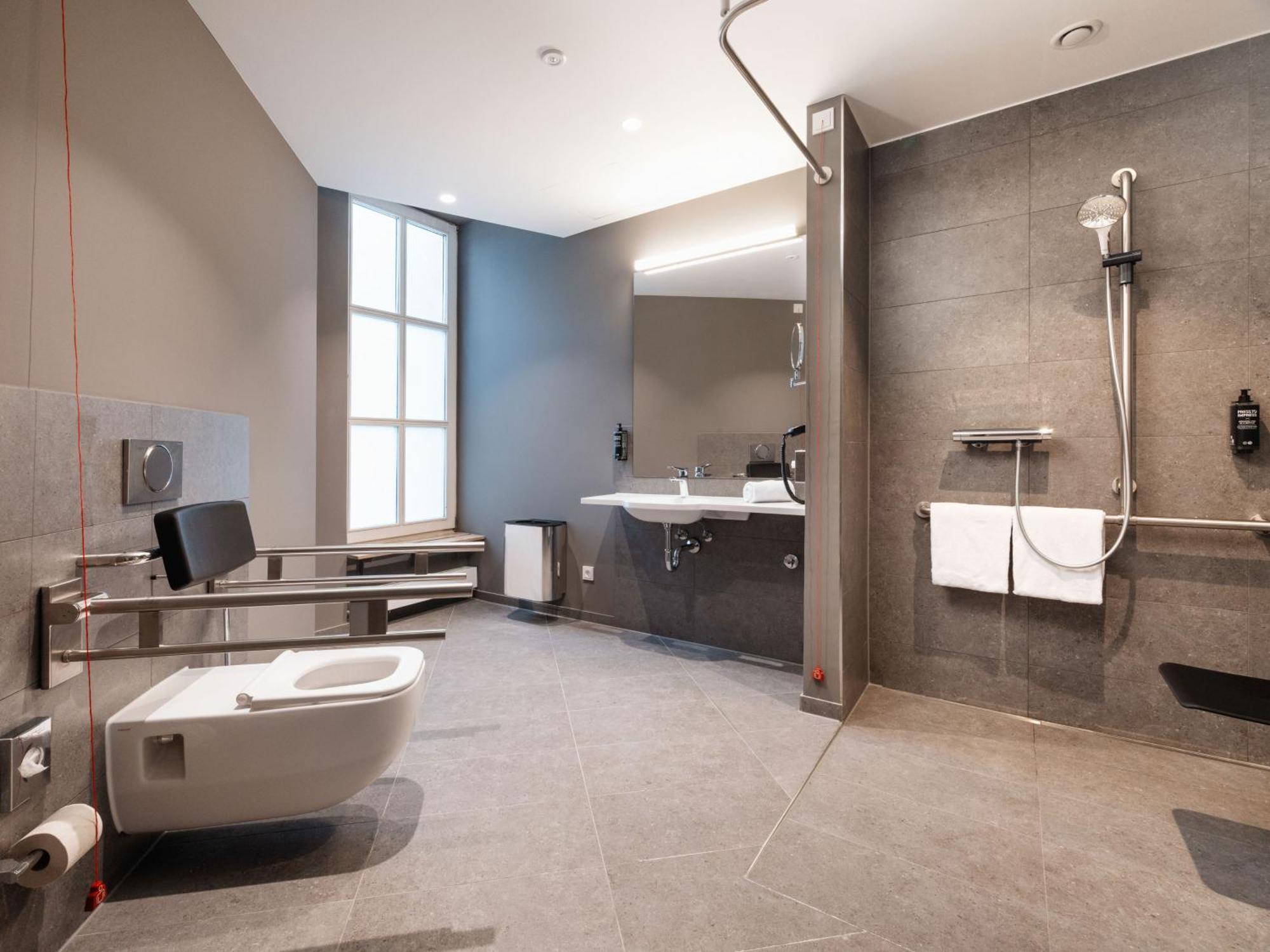 Standard Double Room Mobility Accessible