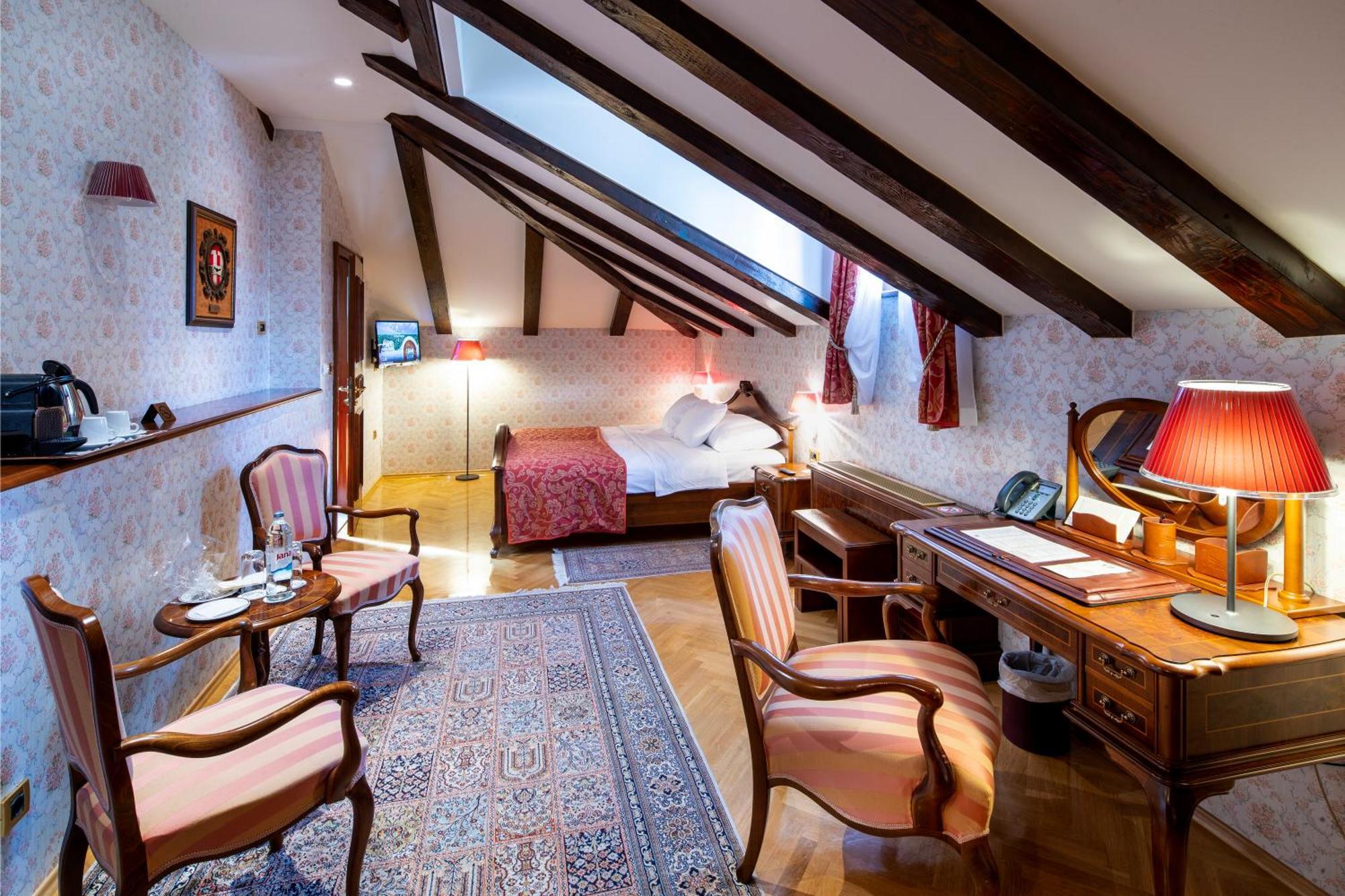 Elegant Loft Room