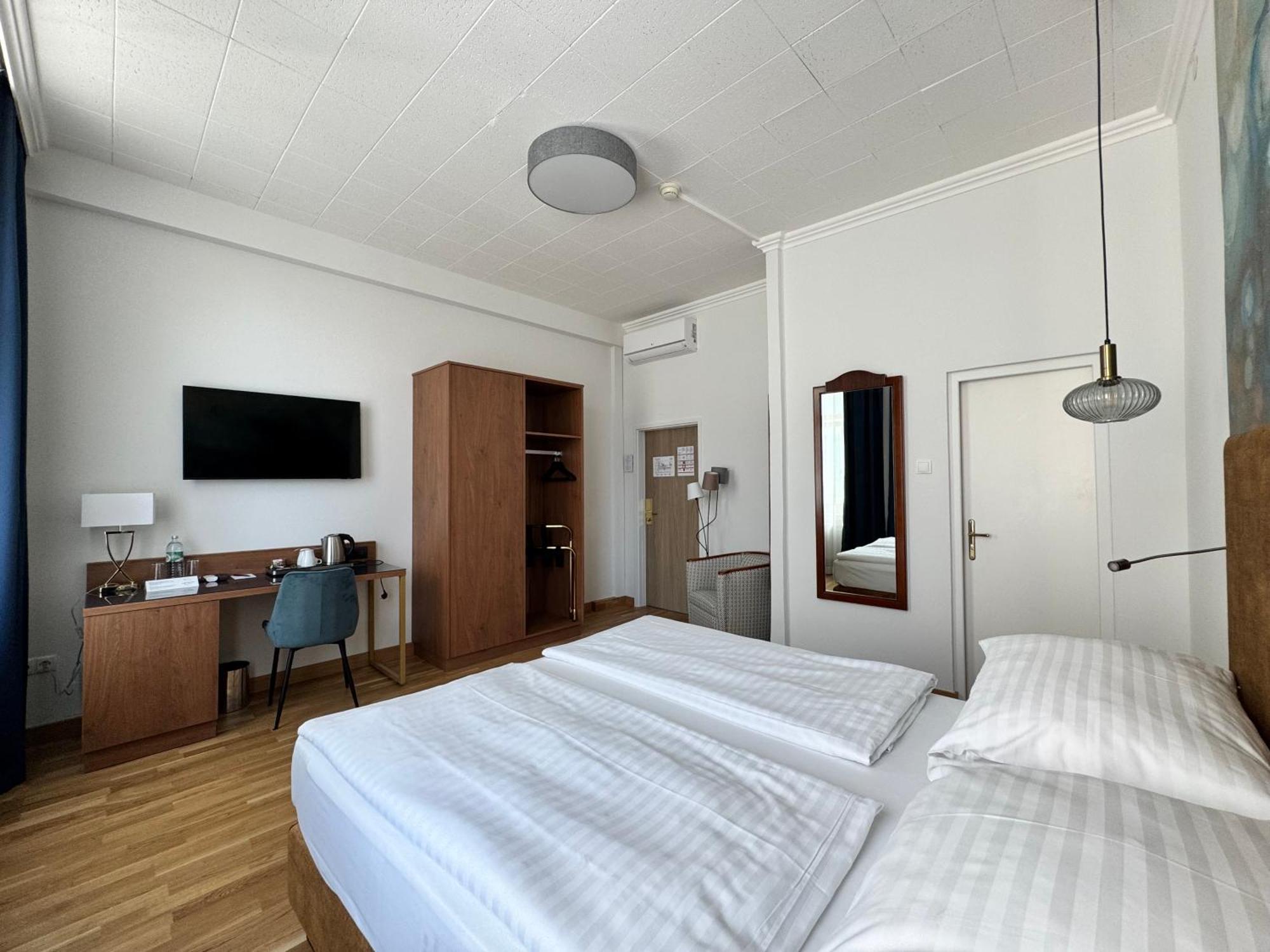 Classic Double Room