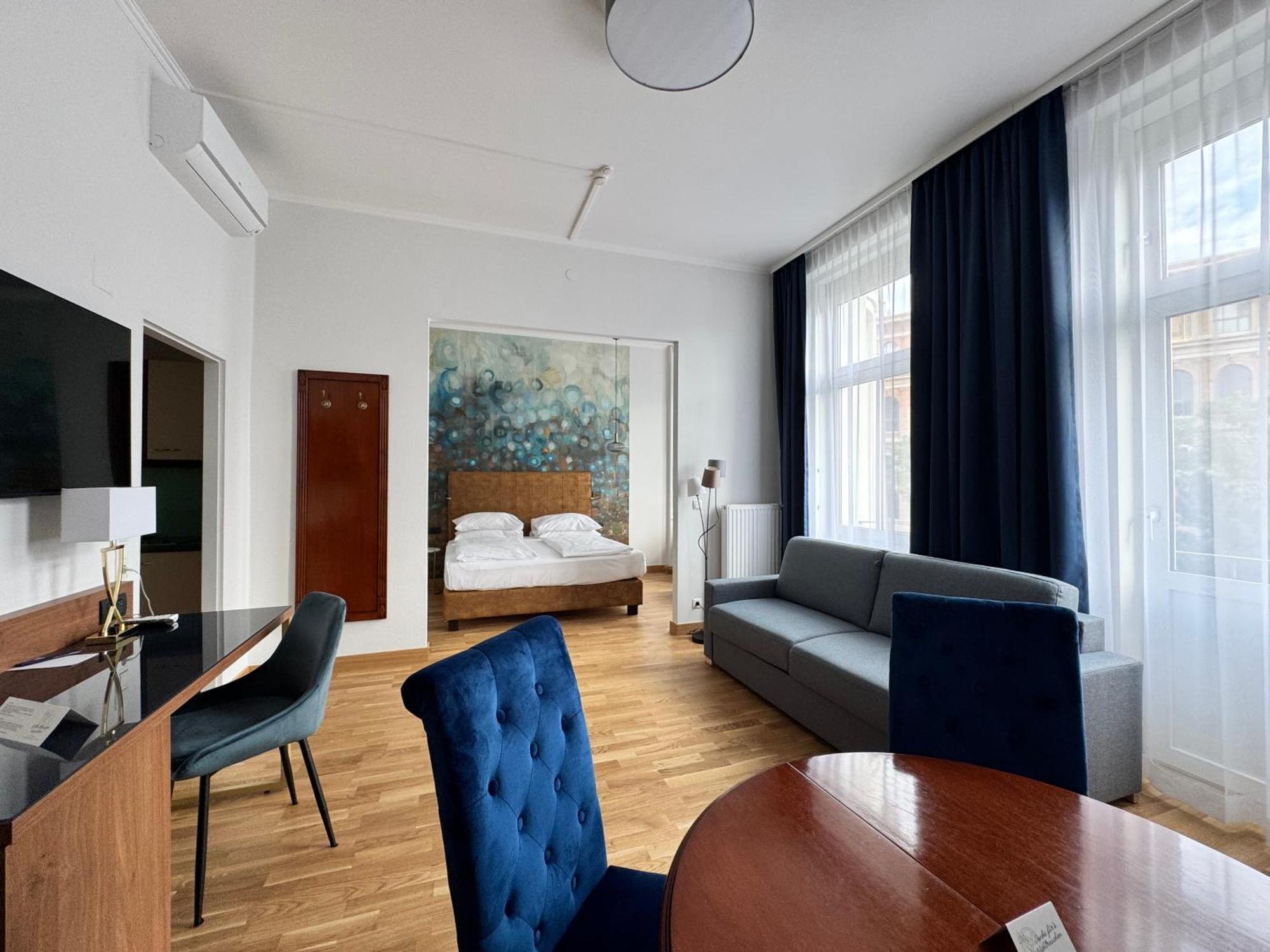 Superior One Bedroom Apartment