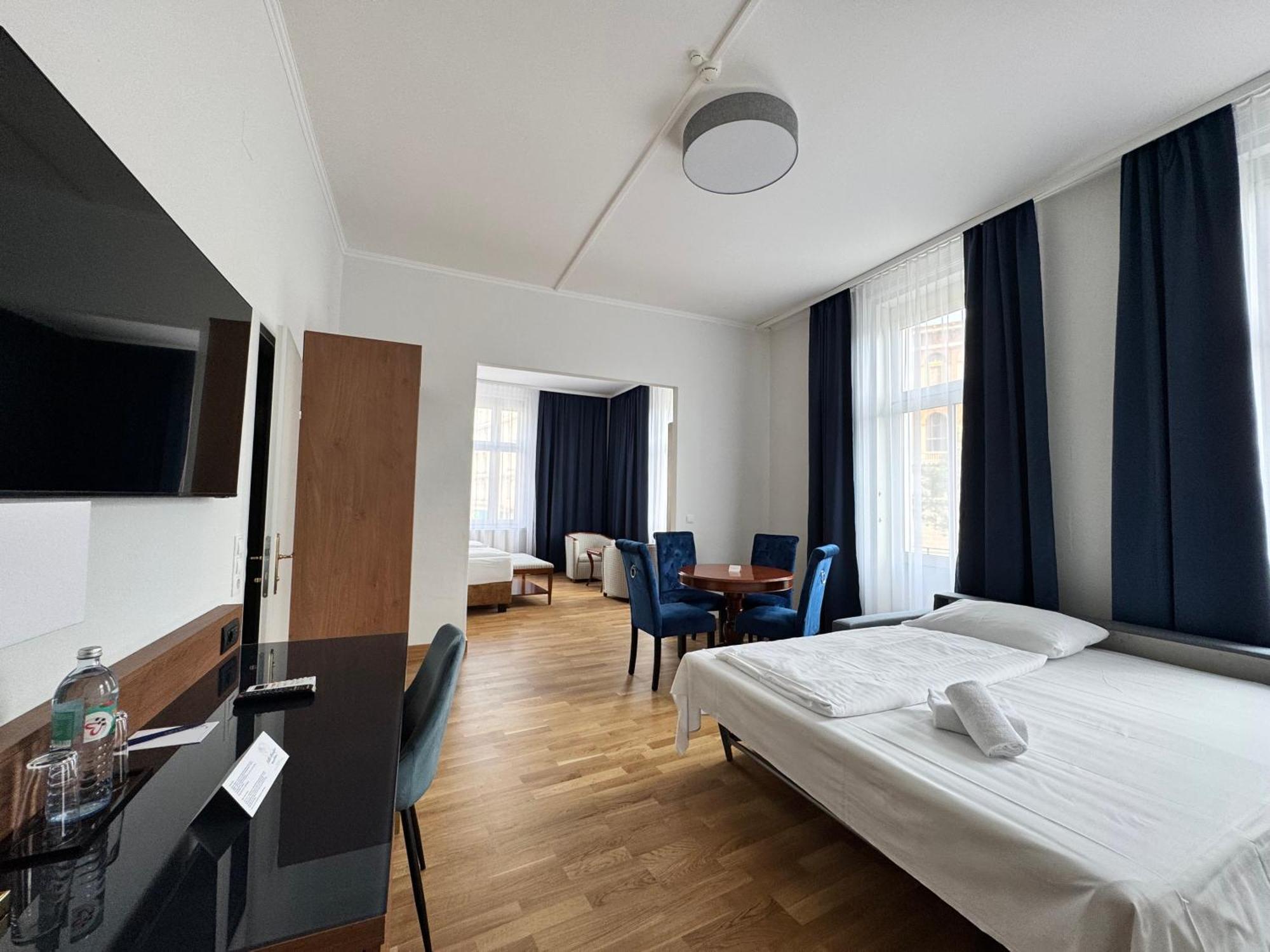 Superior One Bedroom Apartment