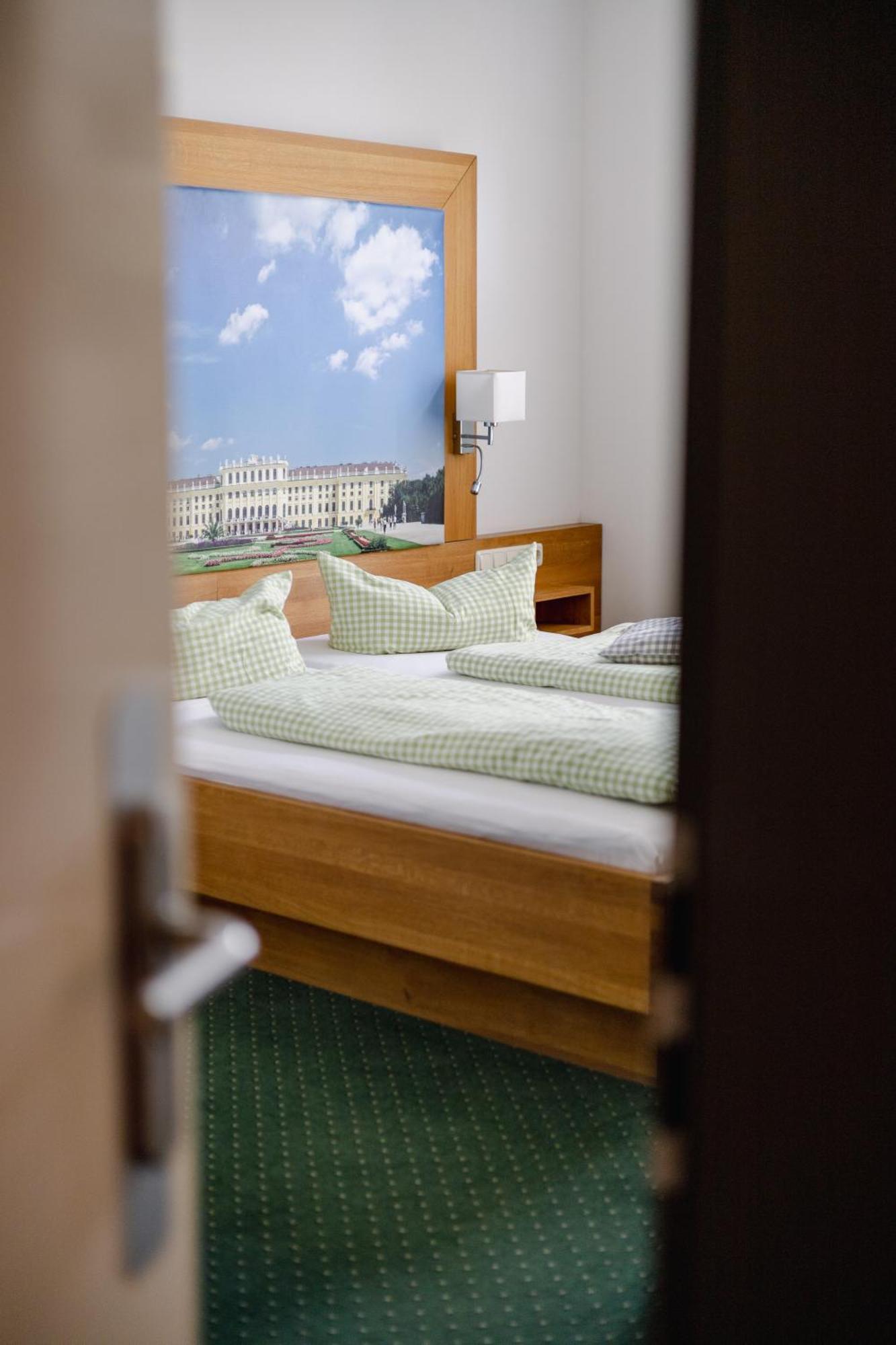 Comfort Double Room railroad side