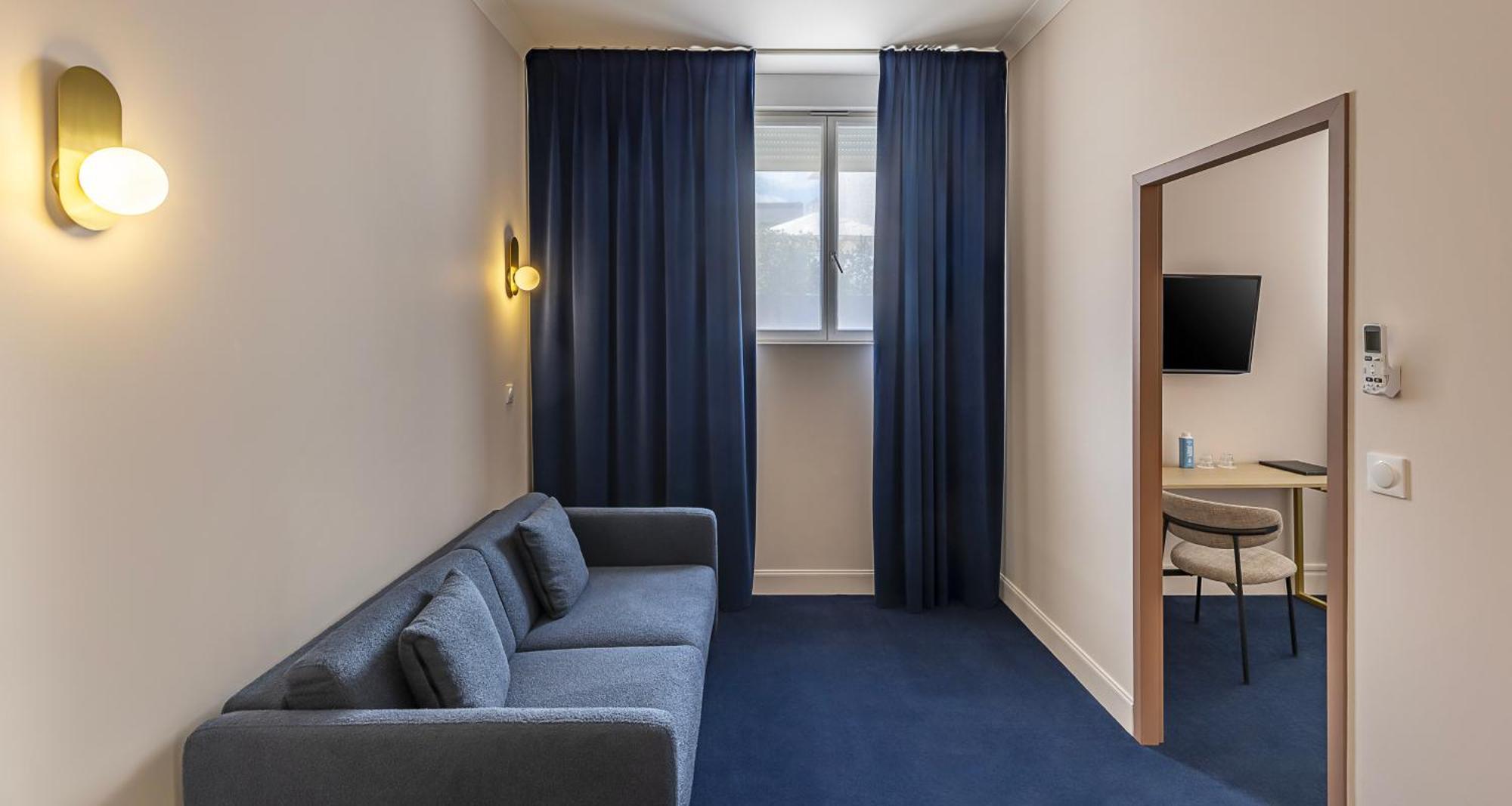 Queen Suite Non-Smoking