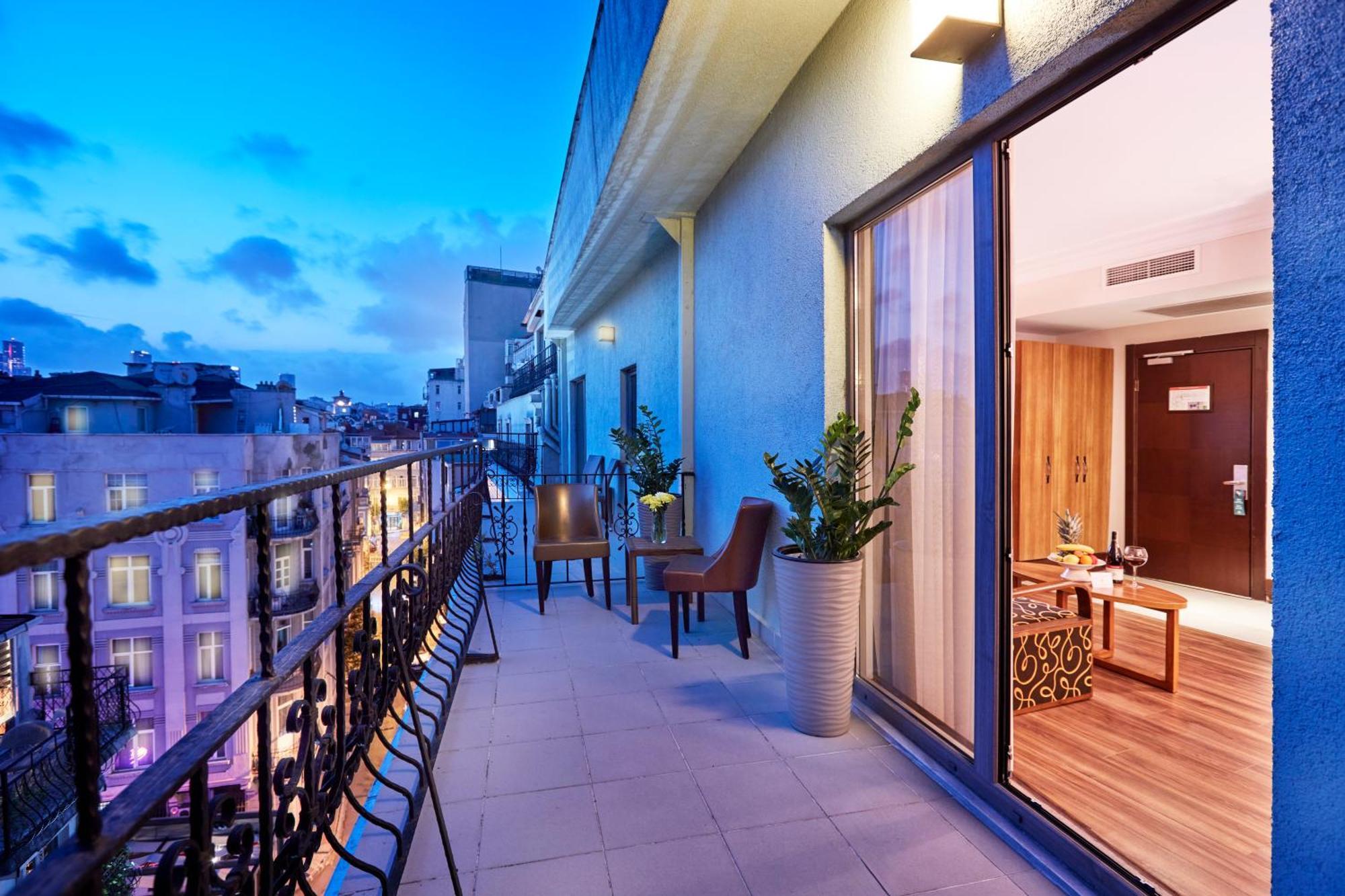 Junior Suite Balcony