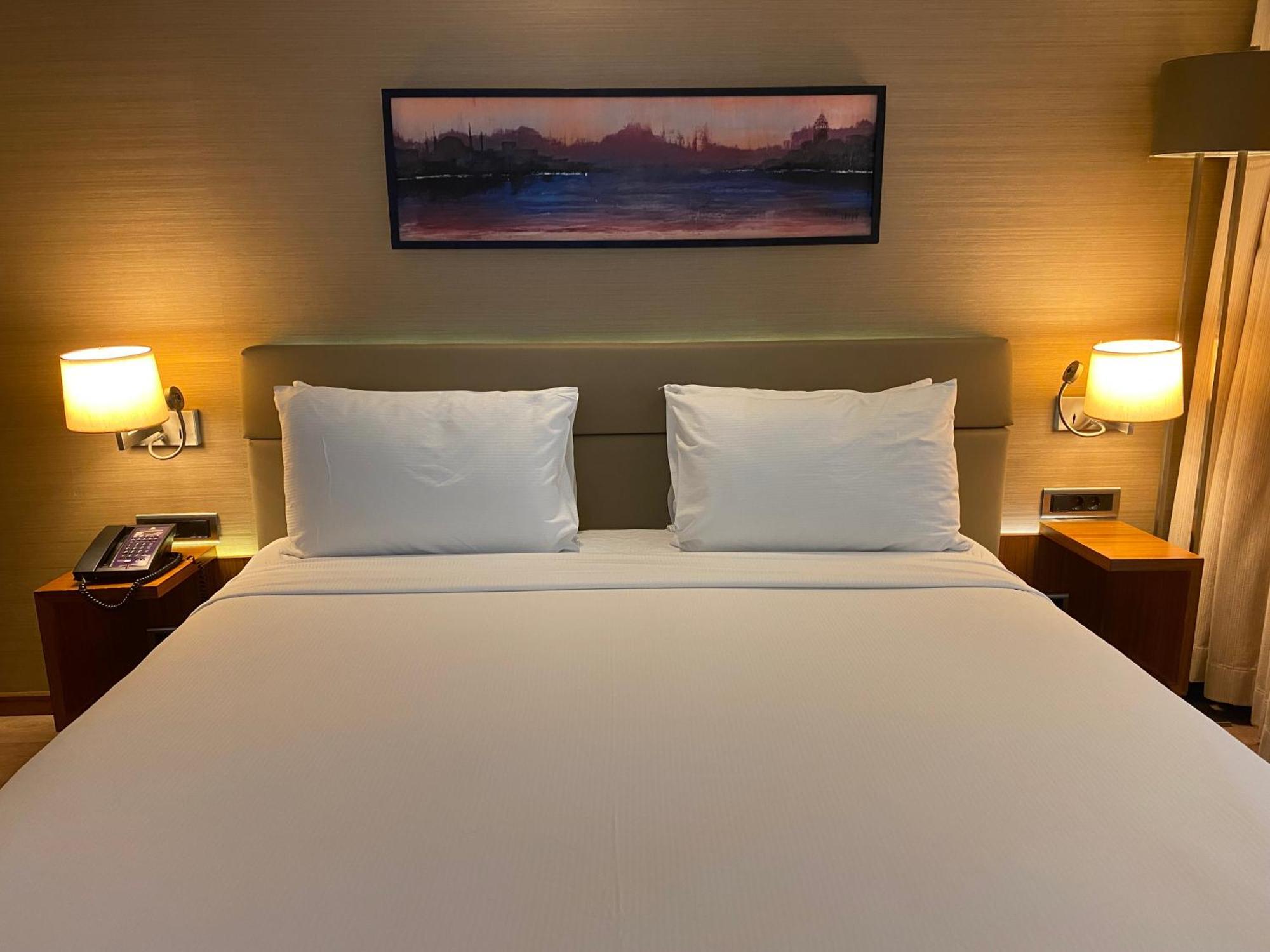 King Corner Room
