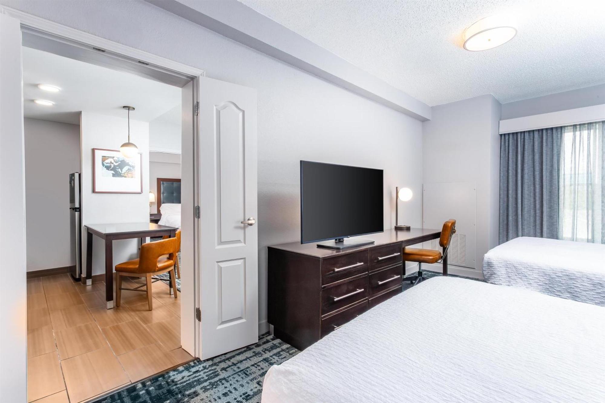 Two Bedroom Suite One King Two Queen Beds Non-Smoking