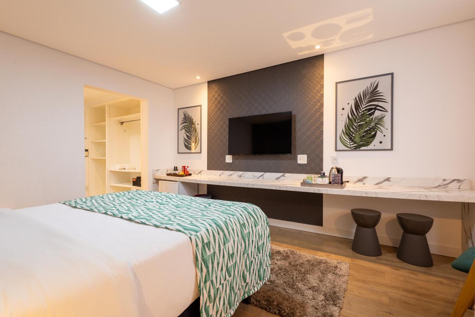 Queen Room