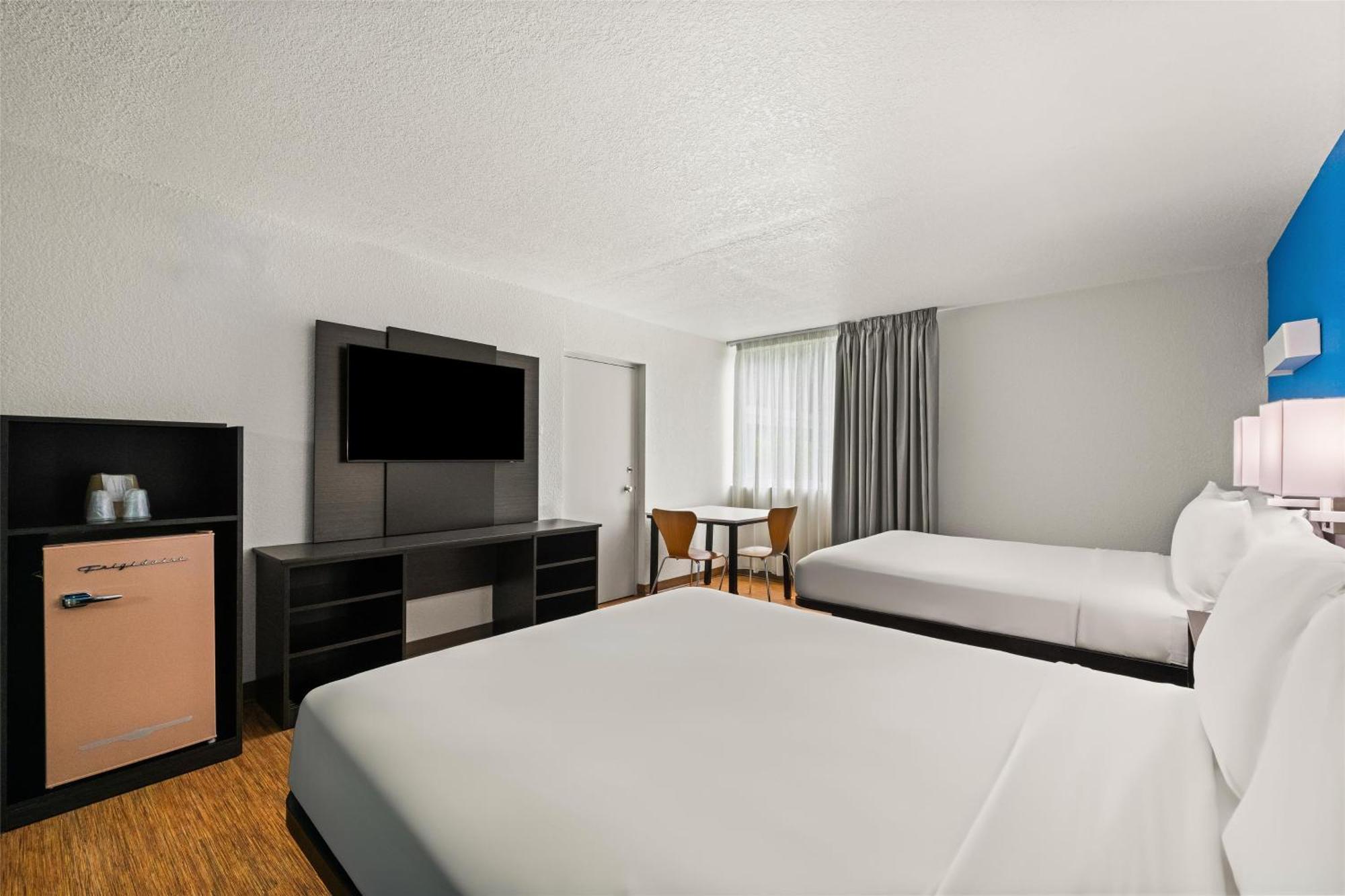 Queen Room Two Queen Beds Non-Smoking