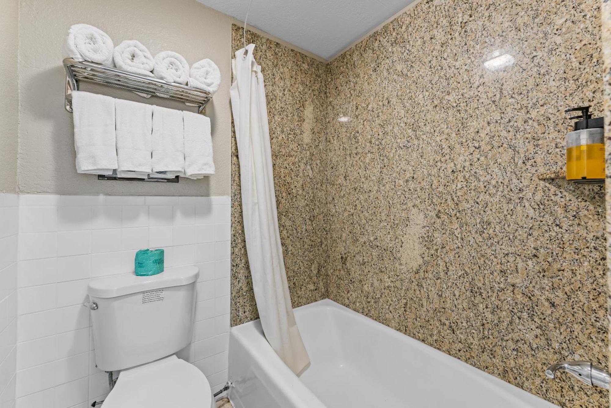 Standard 2 Queen Bed Non Smoking Room,1698931560:JPEG