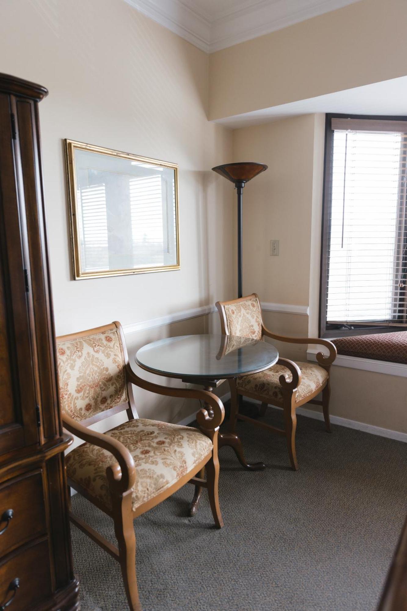 Executive Tower 1 King Bed