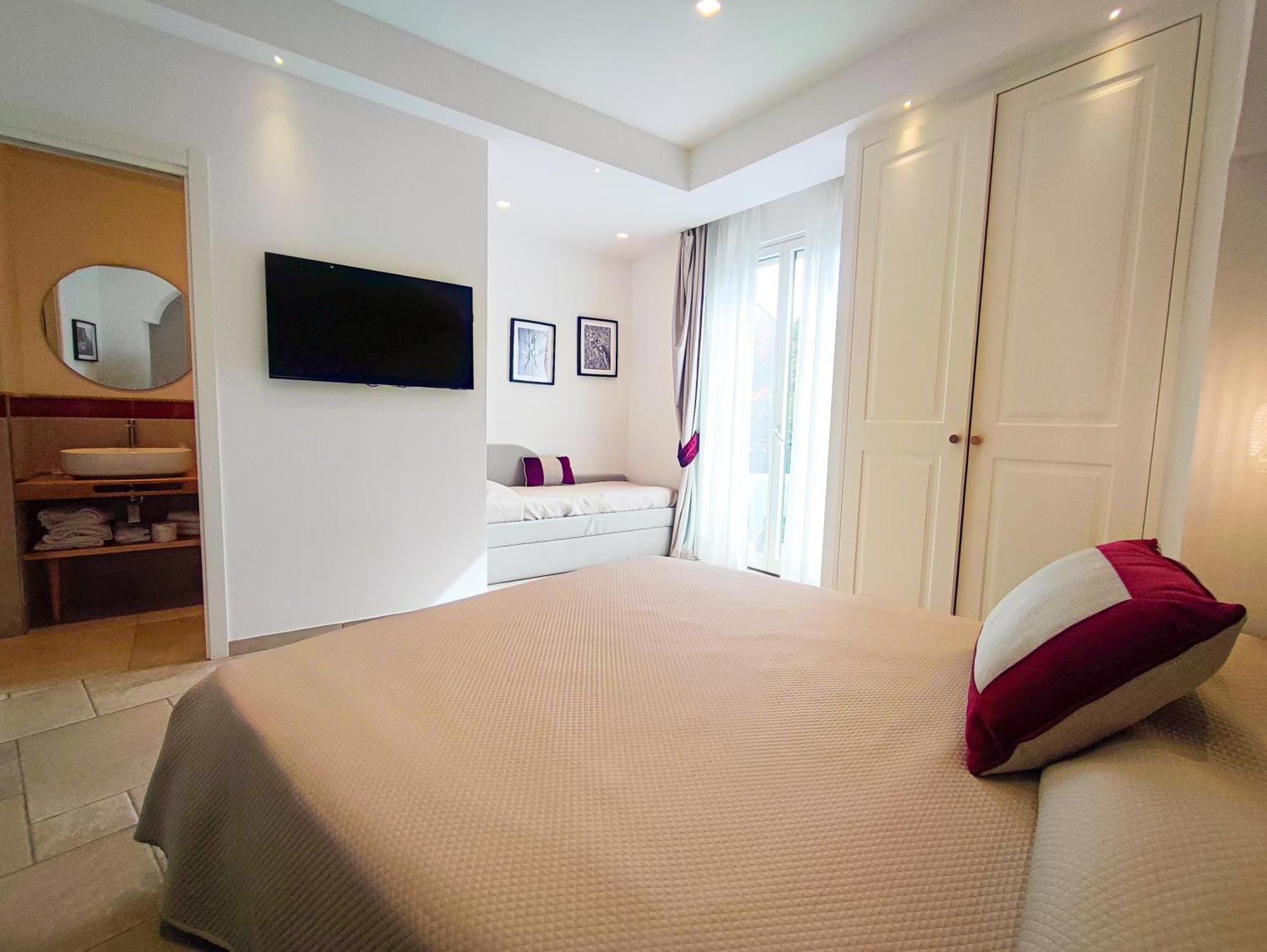 Superior Triple Room,1698950320:JPEG