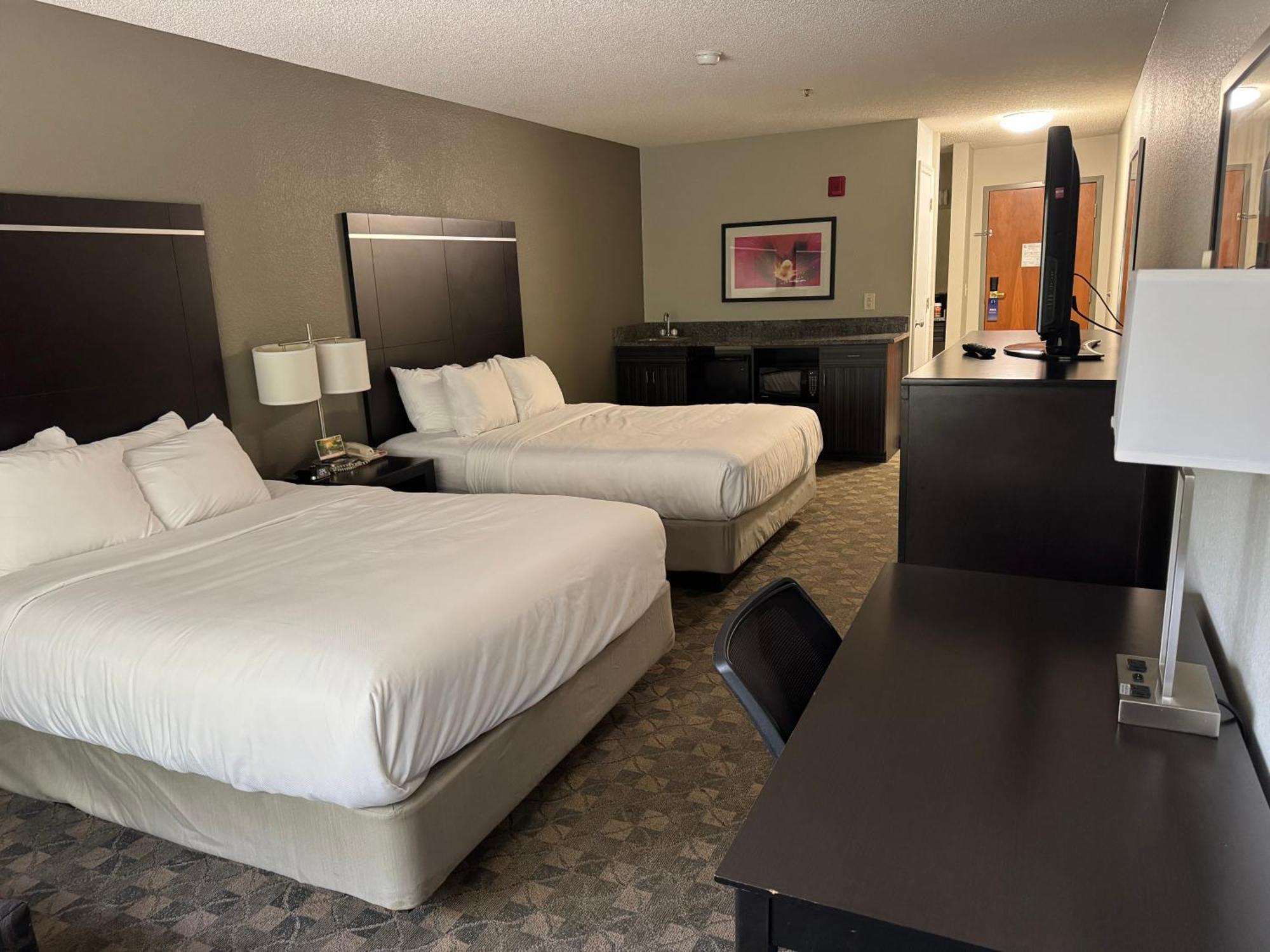 Efficiency Queen Room Two Queen Beds Non-Smoking