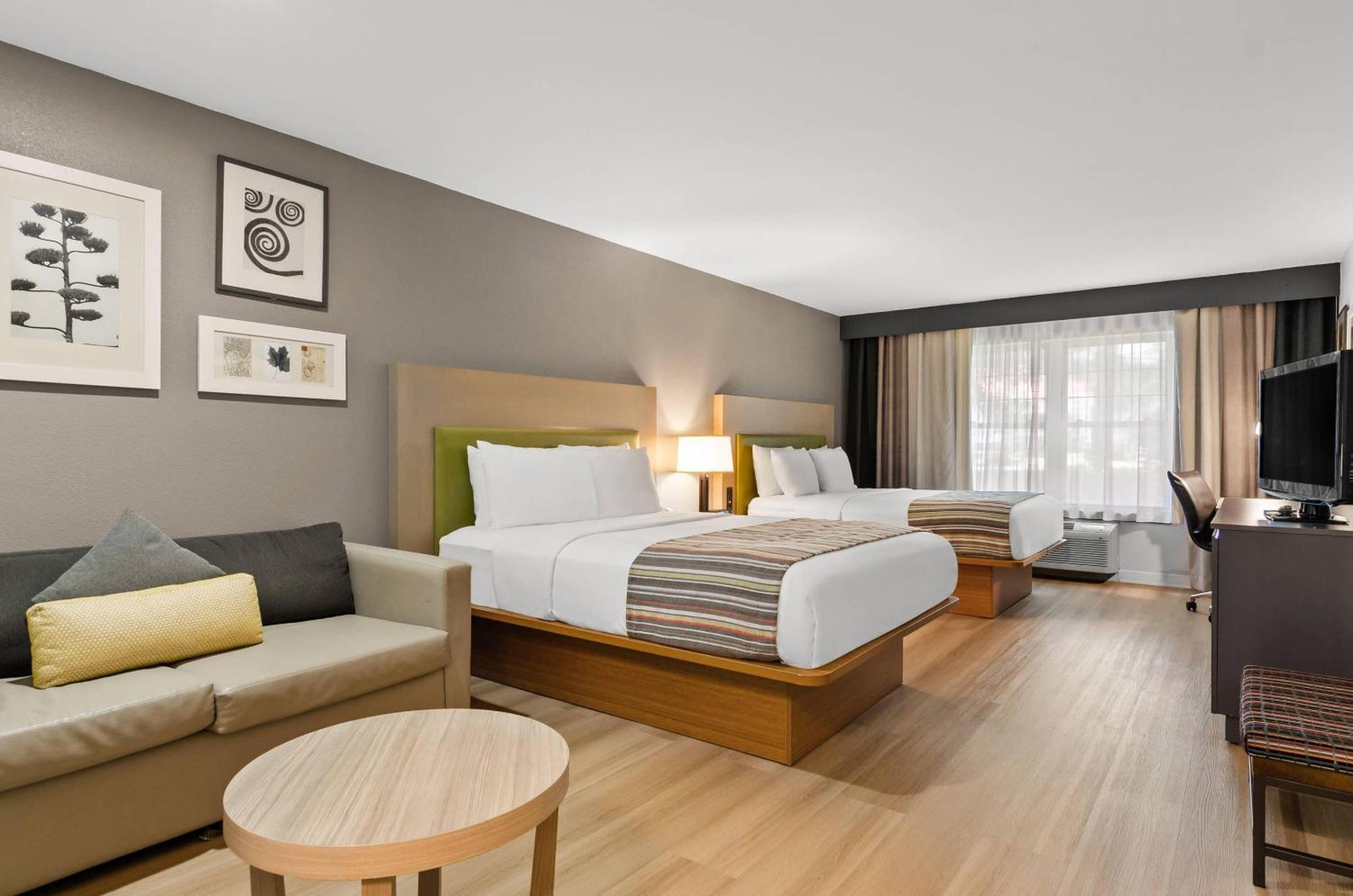Studio Suite Two Queen Beds