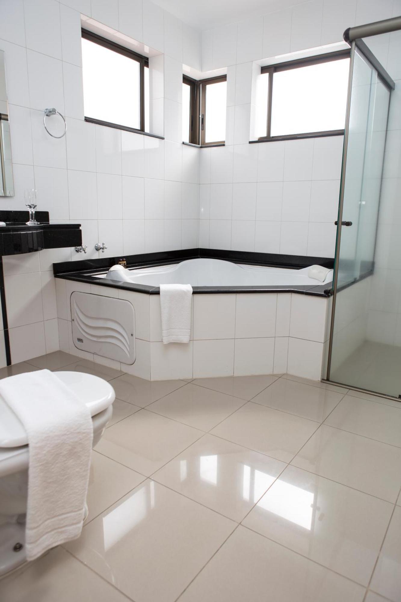 Triple Room Bath
