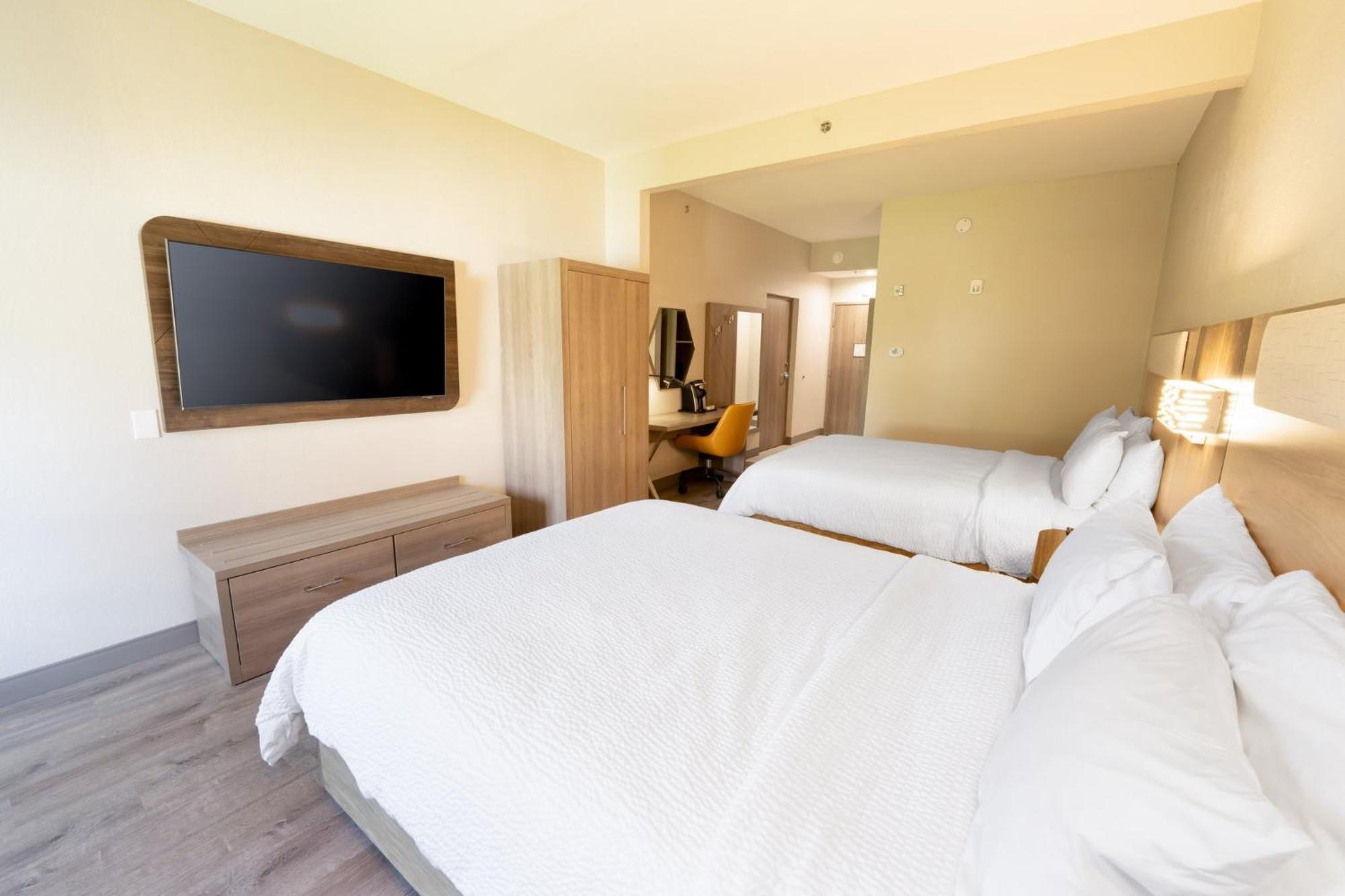 Standard Room with Two Queen Beds,1742815767:JPEG