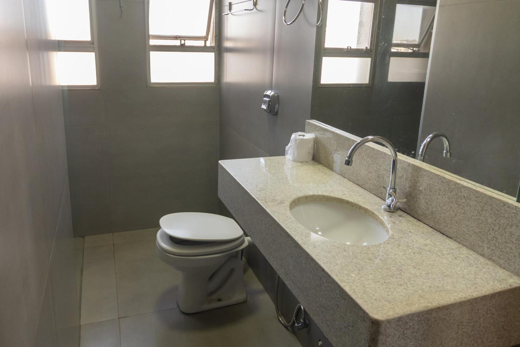 Quarto com Cama de Casal ou 2 de Solteiro e Vista