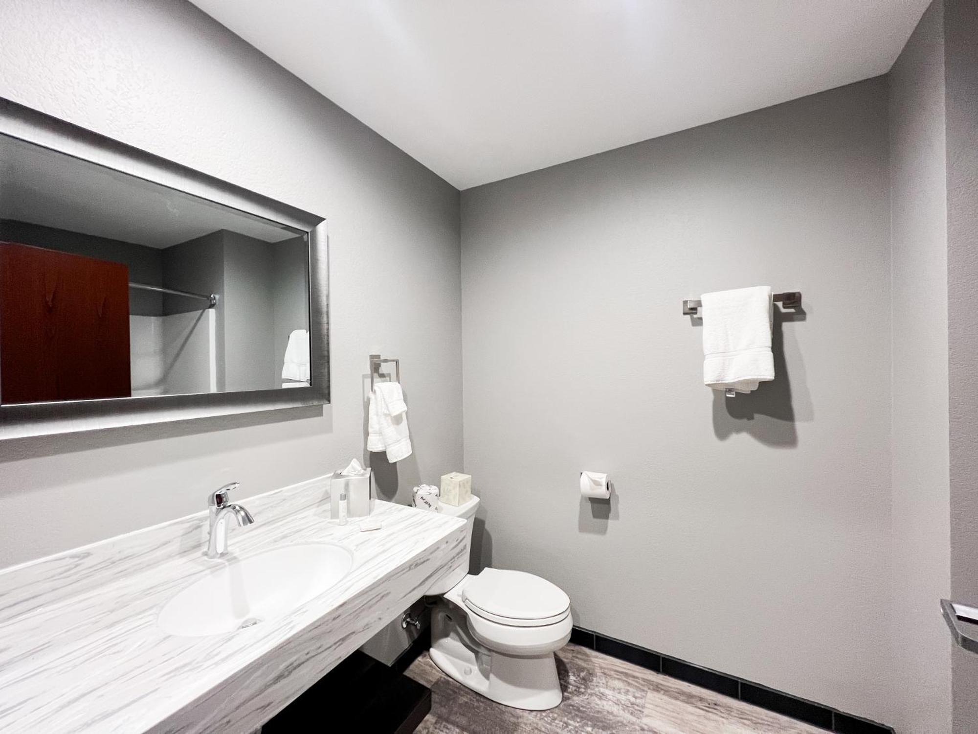 Standard Queen Room