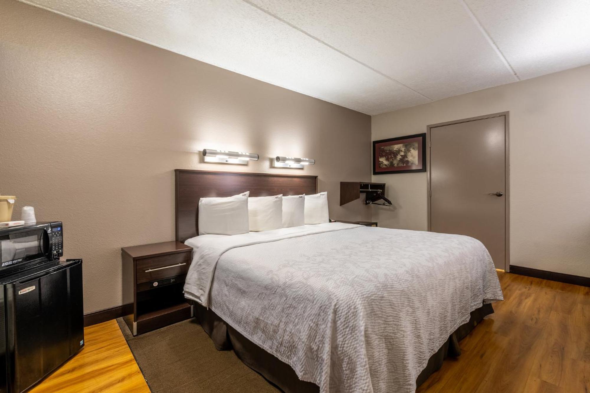 Deluxe King Room Disability Access Smoke