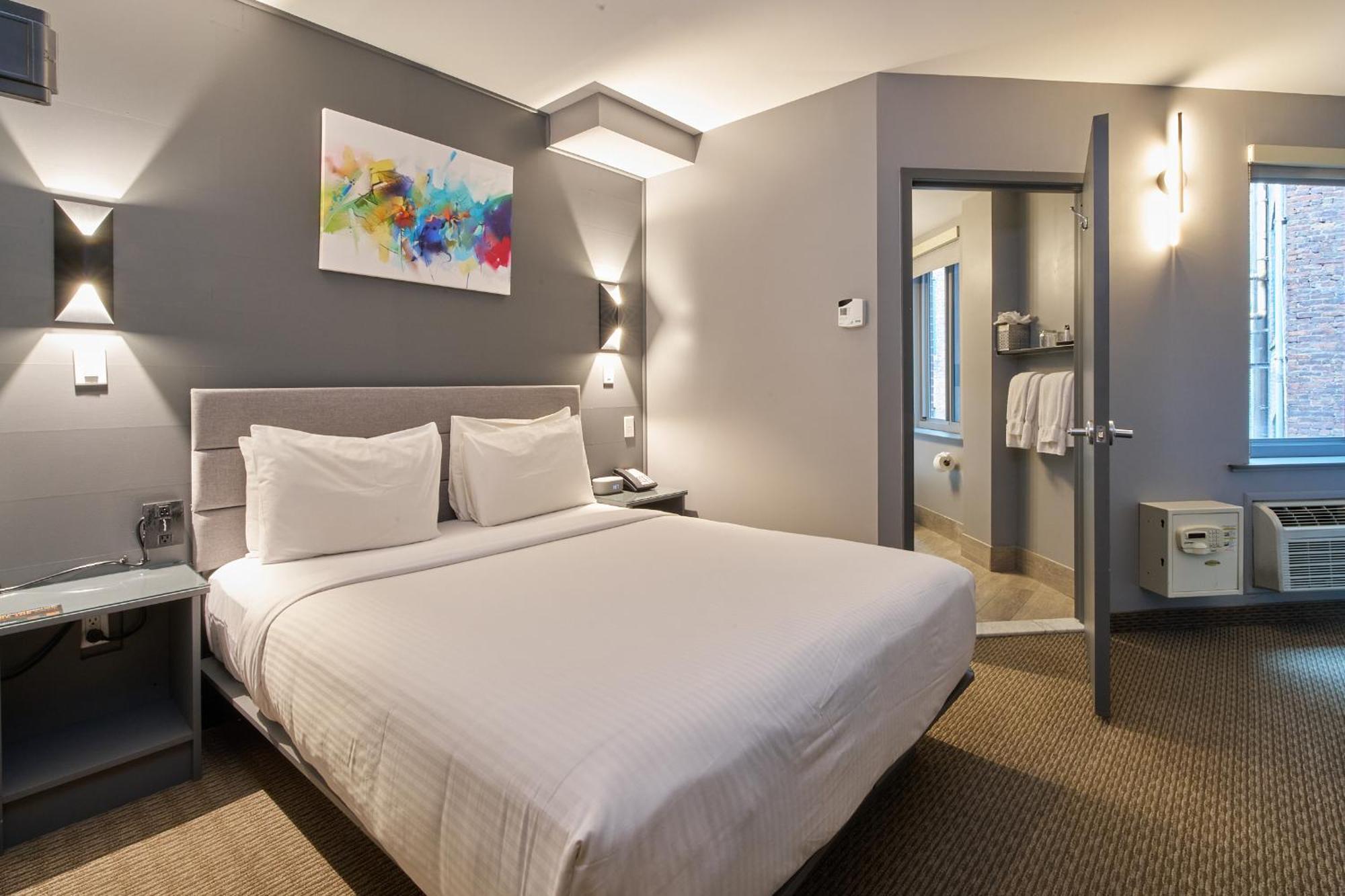 Gemütliches Zimmer mit Queensize-Bett