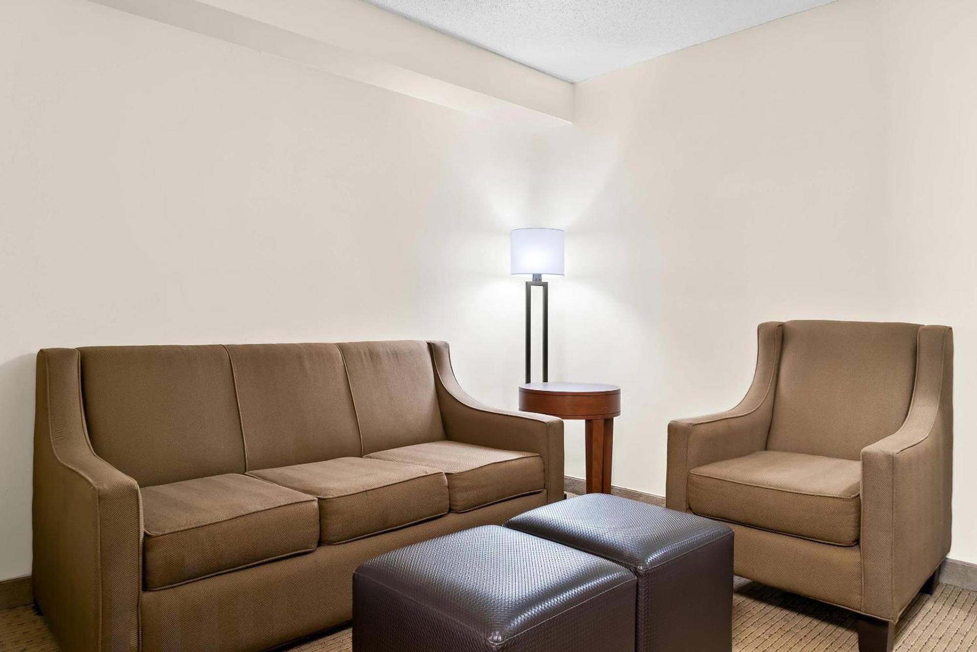 King Suite Non-Smoking