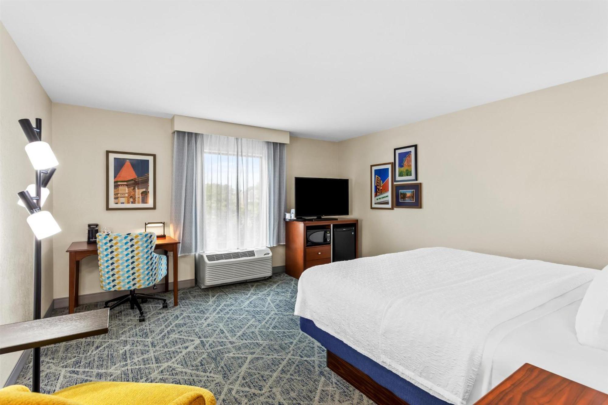 King Room - Hearing Access/Non-Smoking