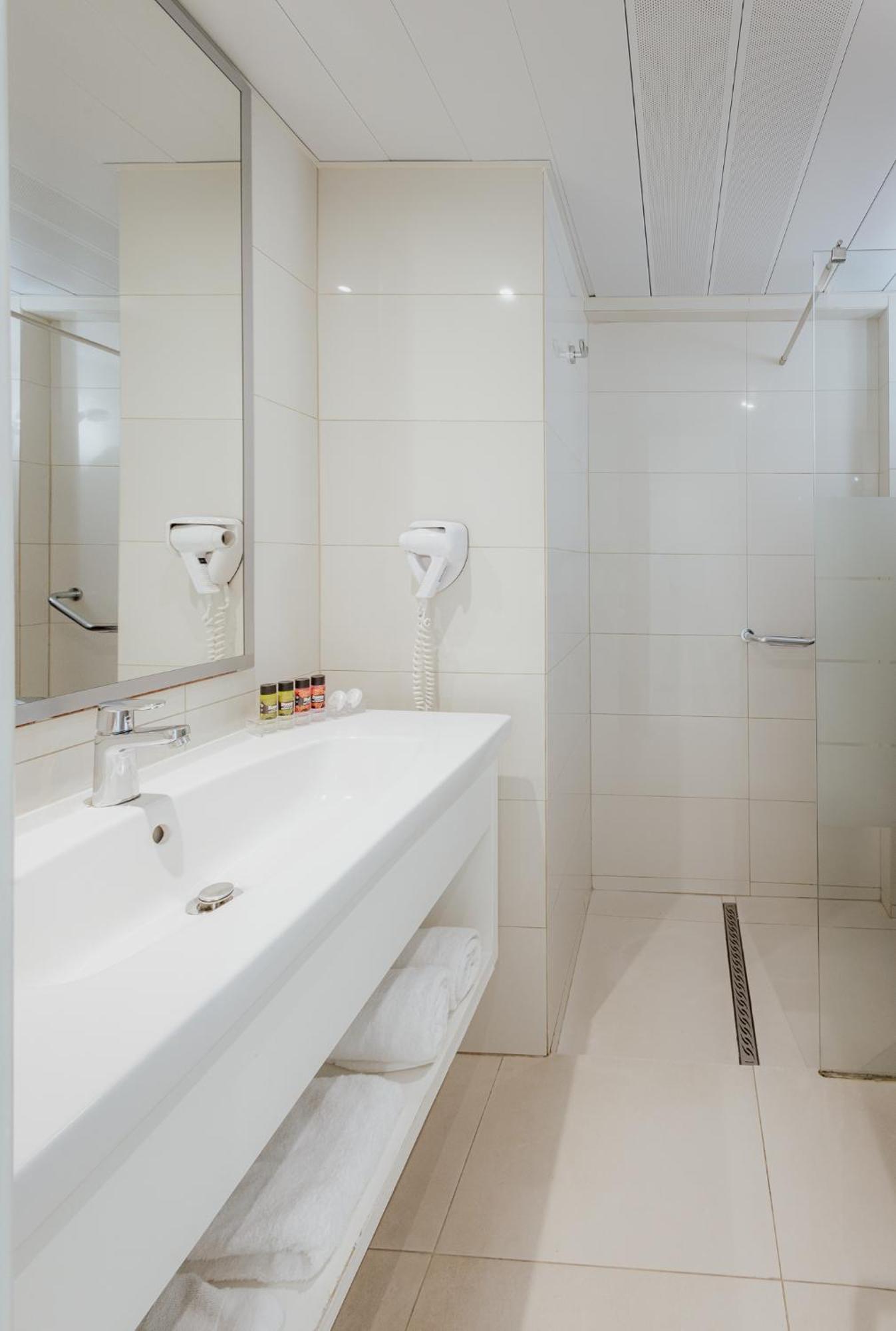 Double or Twin Room Pool View