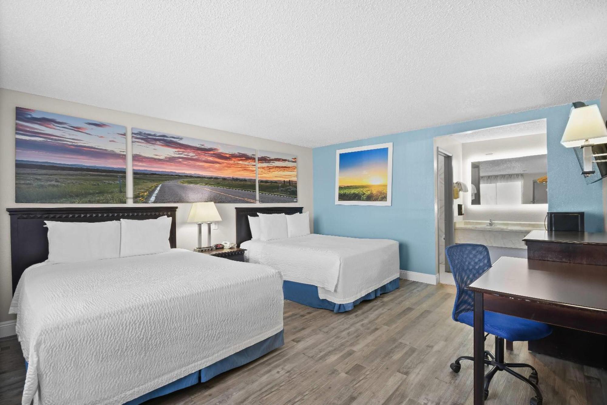 Deluxe Queen Room Two Queen Beds Non-Smoking