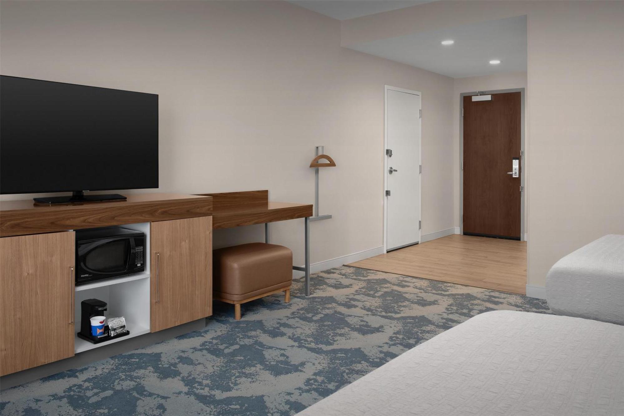 Queen Room with Two Queen Beds - Mobility Access/Non-Smoking